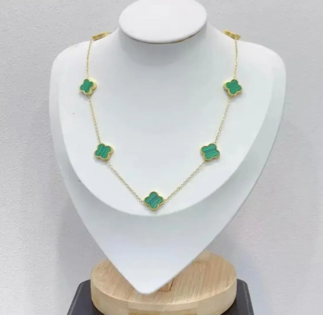 10 Clover necklace