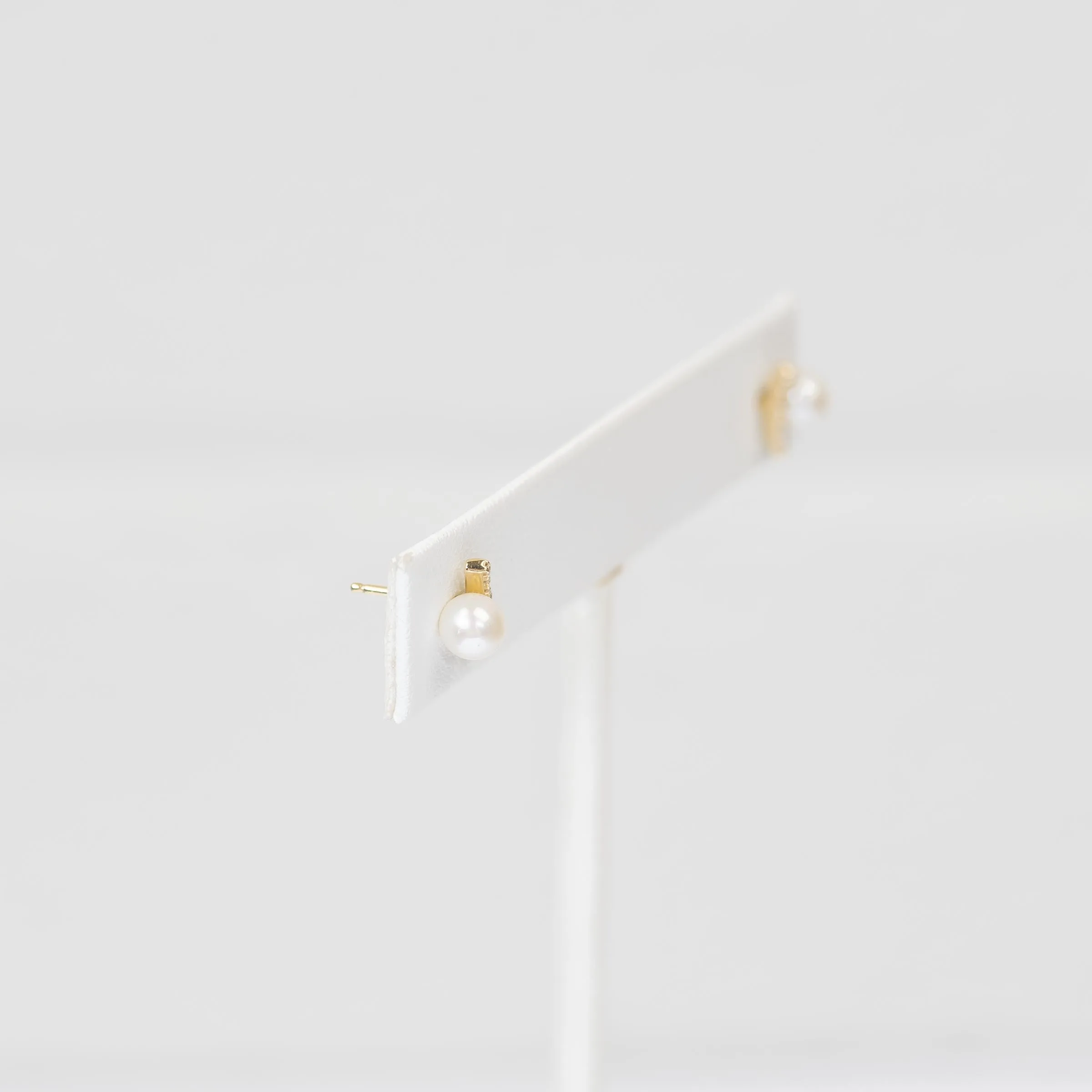 14k Gold Diamond & Pearl Stud Earrings