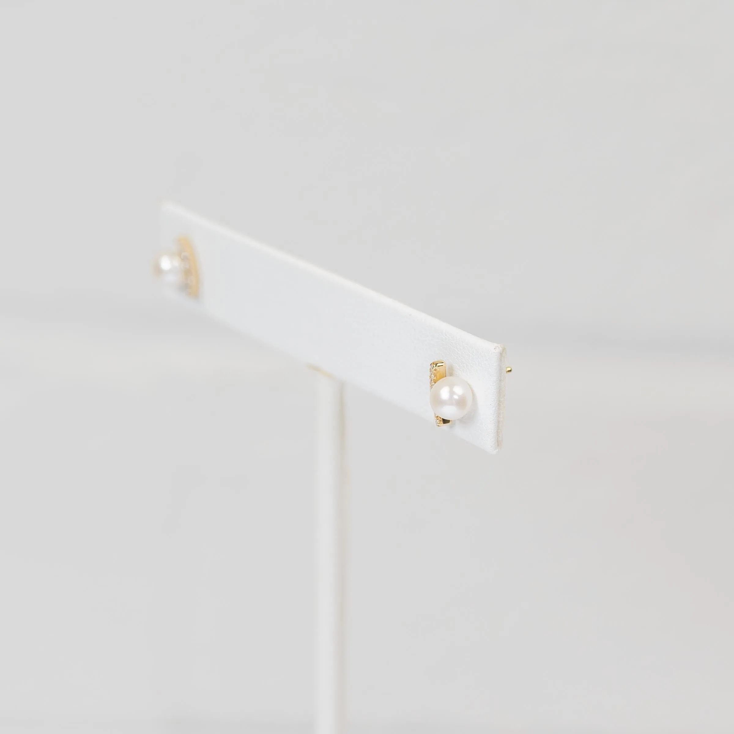 14k Gold Diamond & Pearl Stud Earrings
