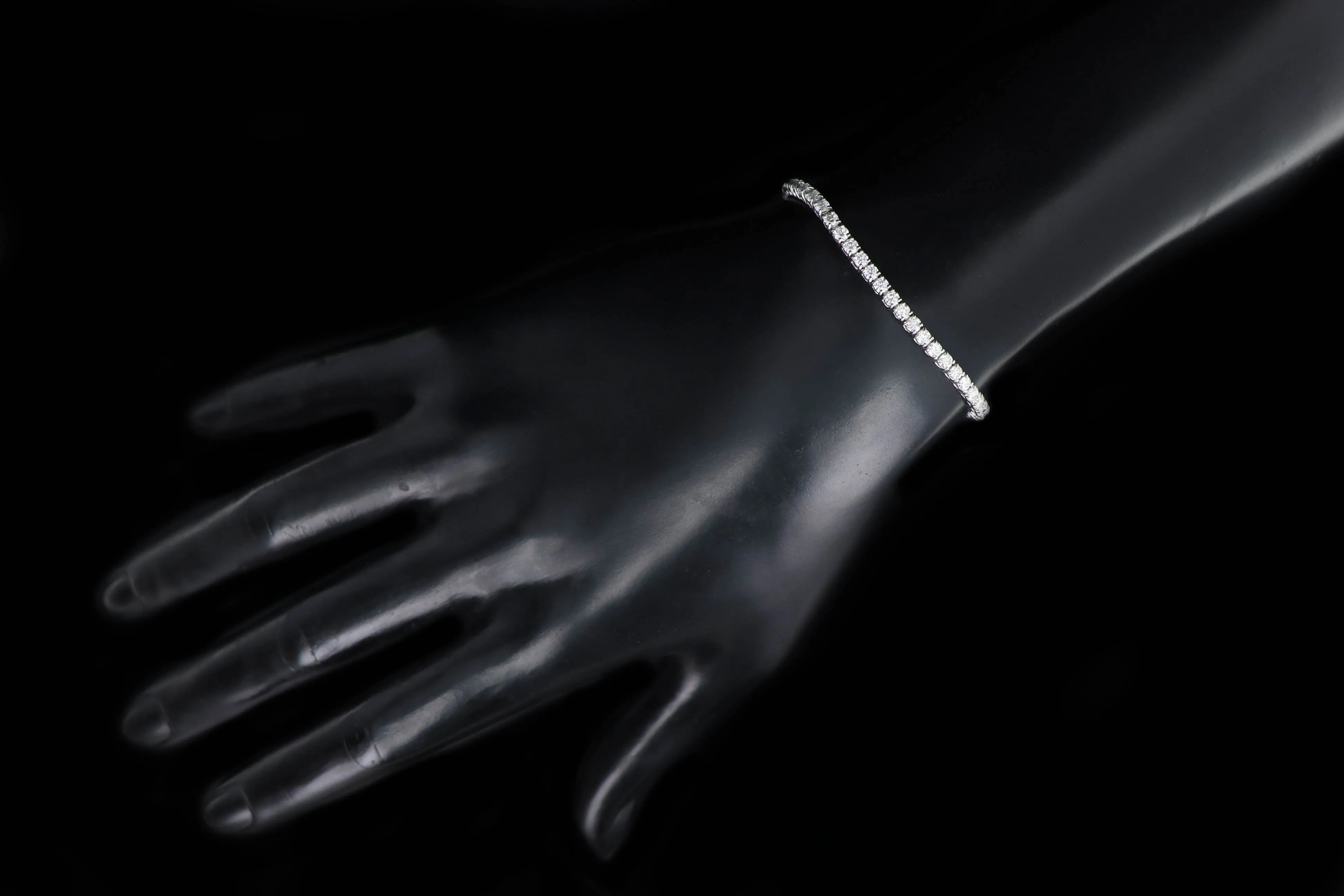 14K White Gold 3.67 Carat Total Weight Round Brilliant Diamond Tennis Bracelet