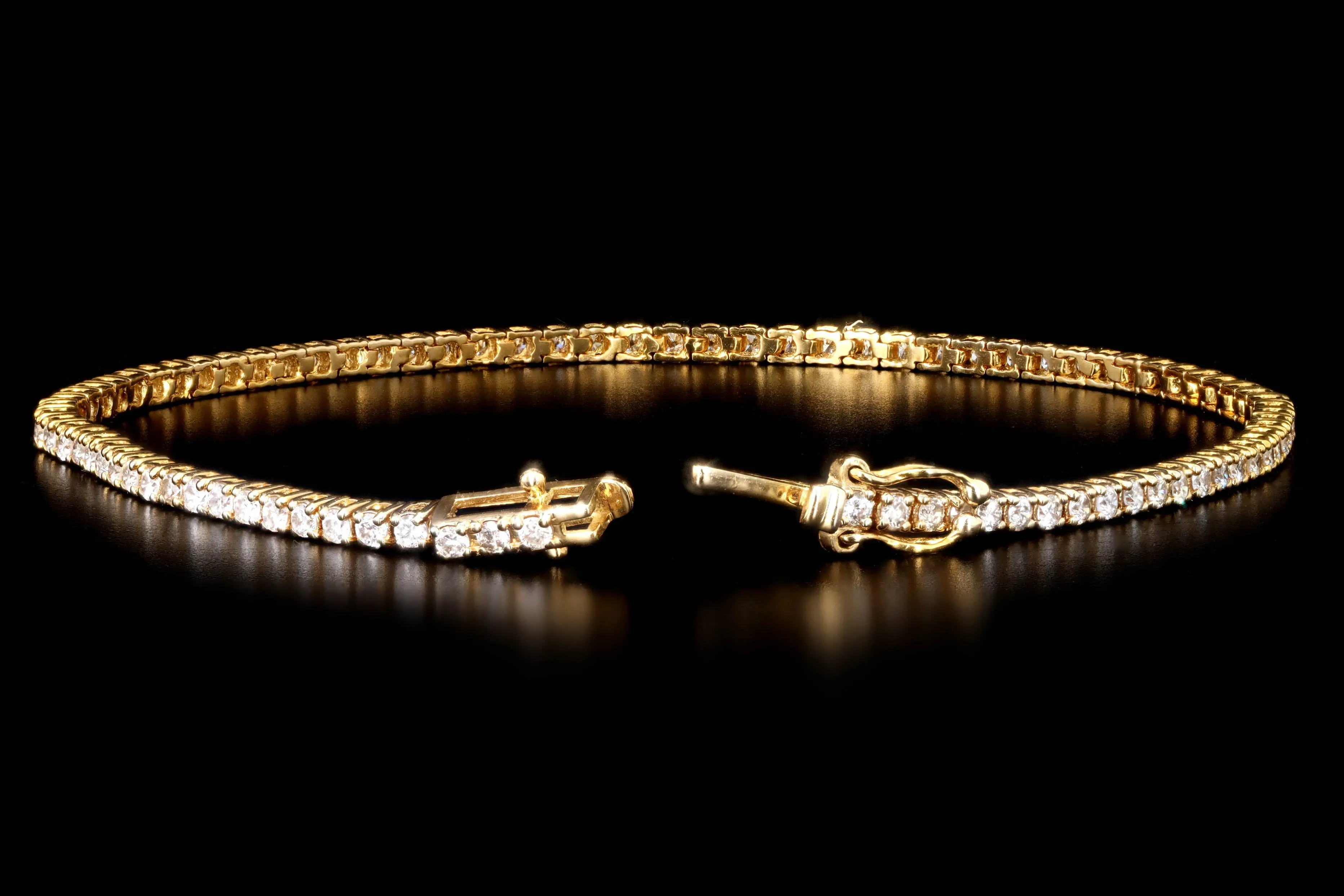 14K Yellow Gold 2.27 Carat Total Weight Round Brilliant Cut Diamond Tennis Bracelet