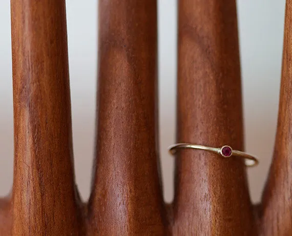 14k Yellow Gold Band Set with Ruby (S0600)