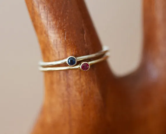 14k Yellow Gold Band Set with Ruby (S0600)
