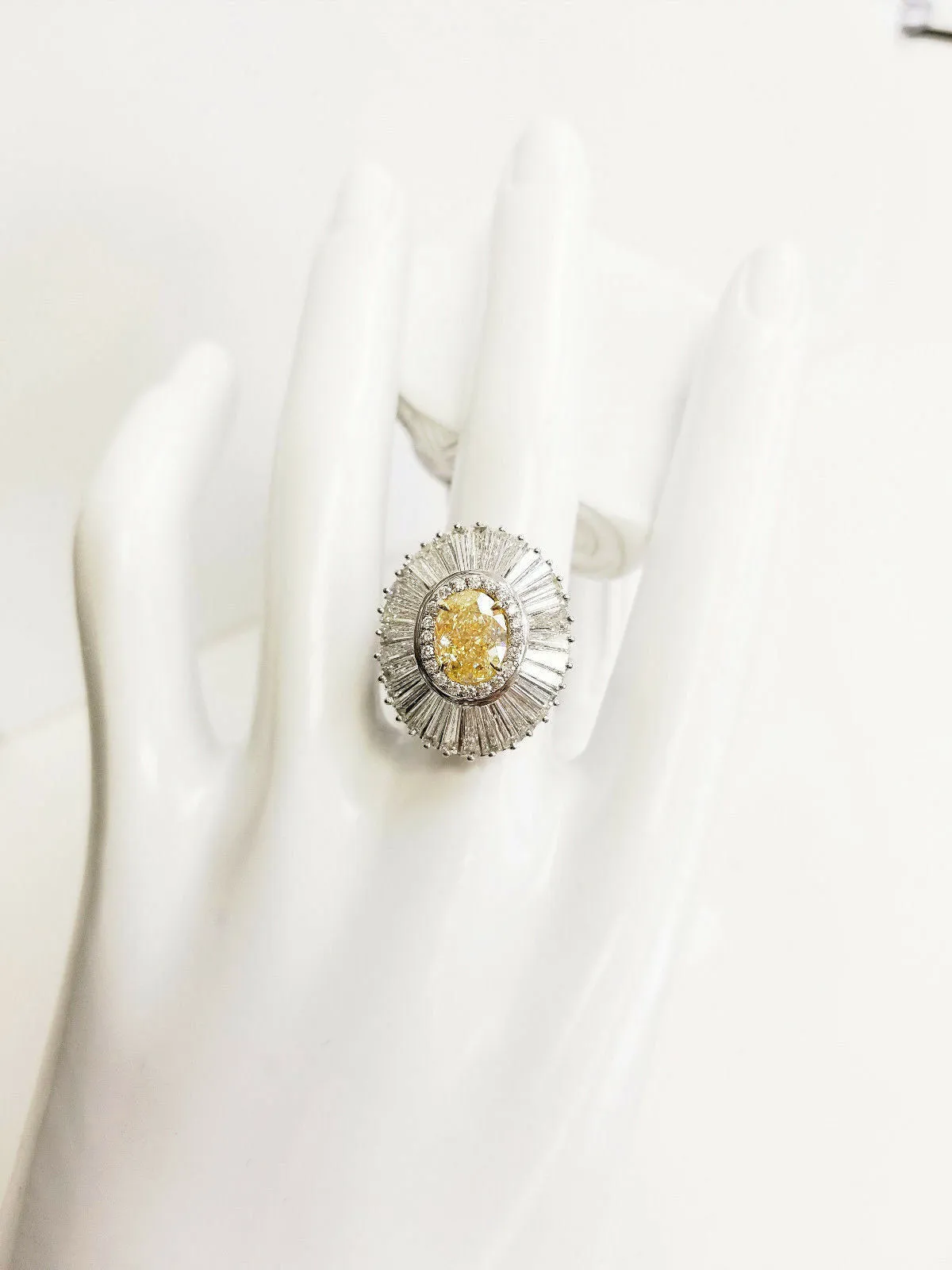 5.61 CT Natural Diamond Ring Yellow Color VS2  GIA Certified Oval Cut Platinum