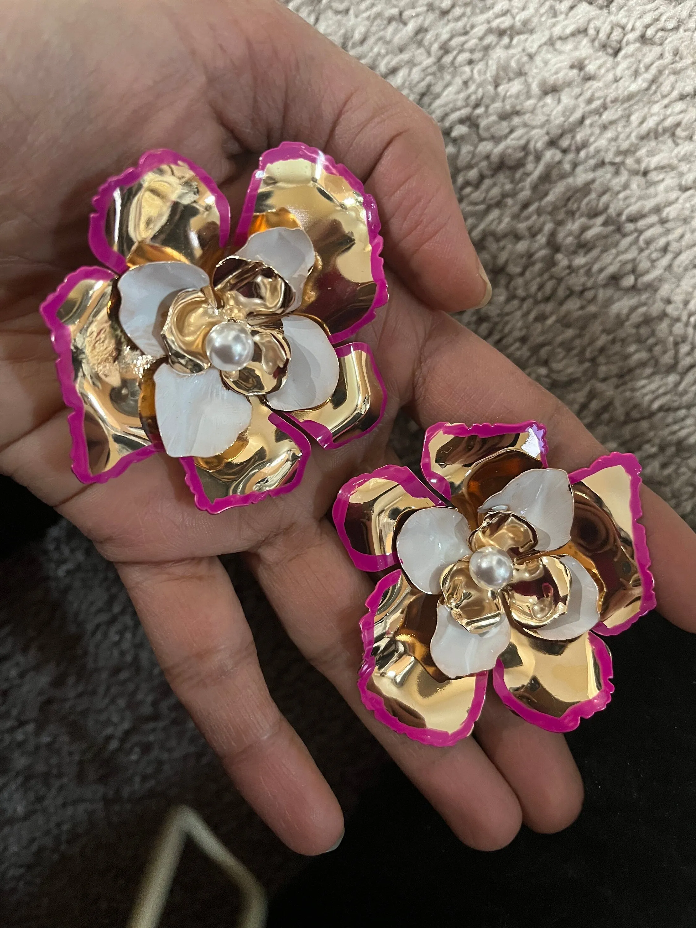 Big gold hot pink Flower earrings , fuchsia gold studs large , huge gold stud earring , floral gold earrings , statement chunky gold studs