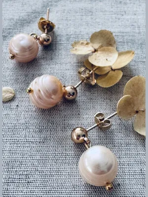 Bloom Pearl Stud Earrings