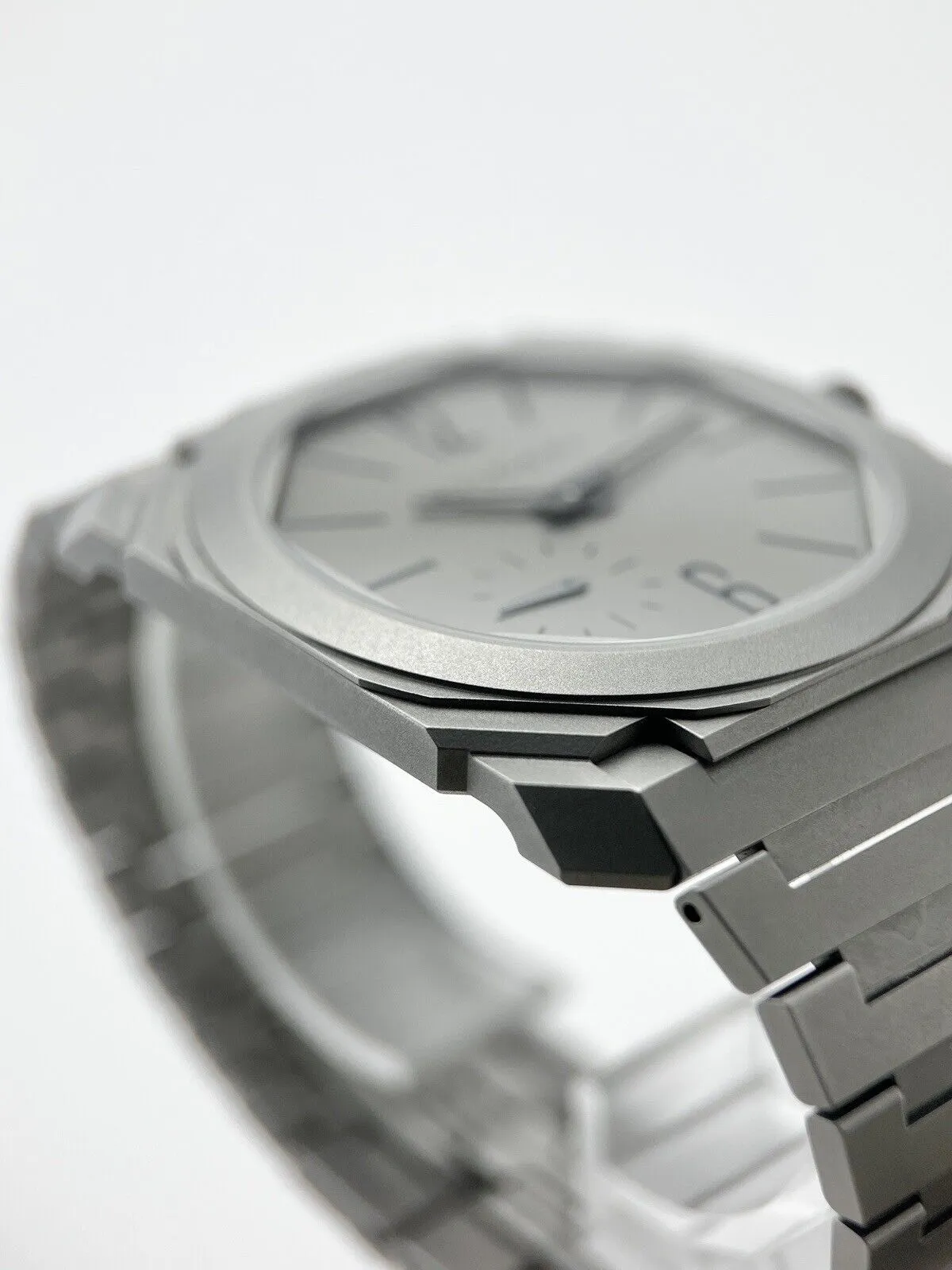 Bulgari Octo Finissimo Automatic 40mm Gray Dial Titanium BGO40T W/Papers