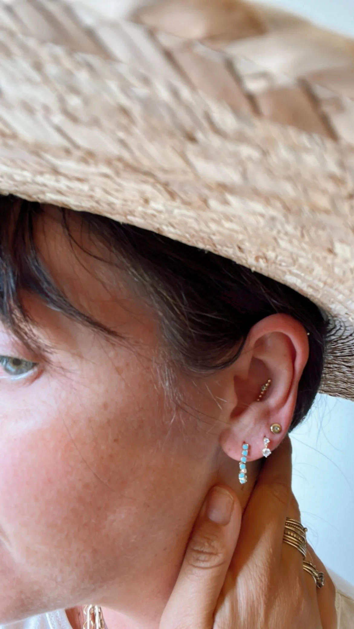 BUTTON DIAMOND EARRING