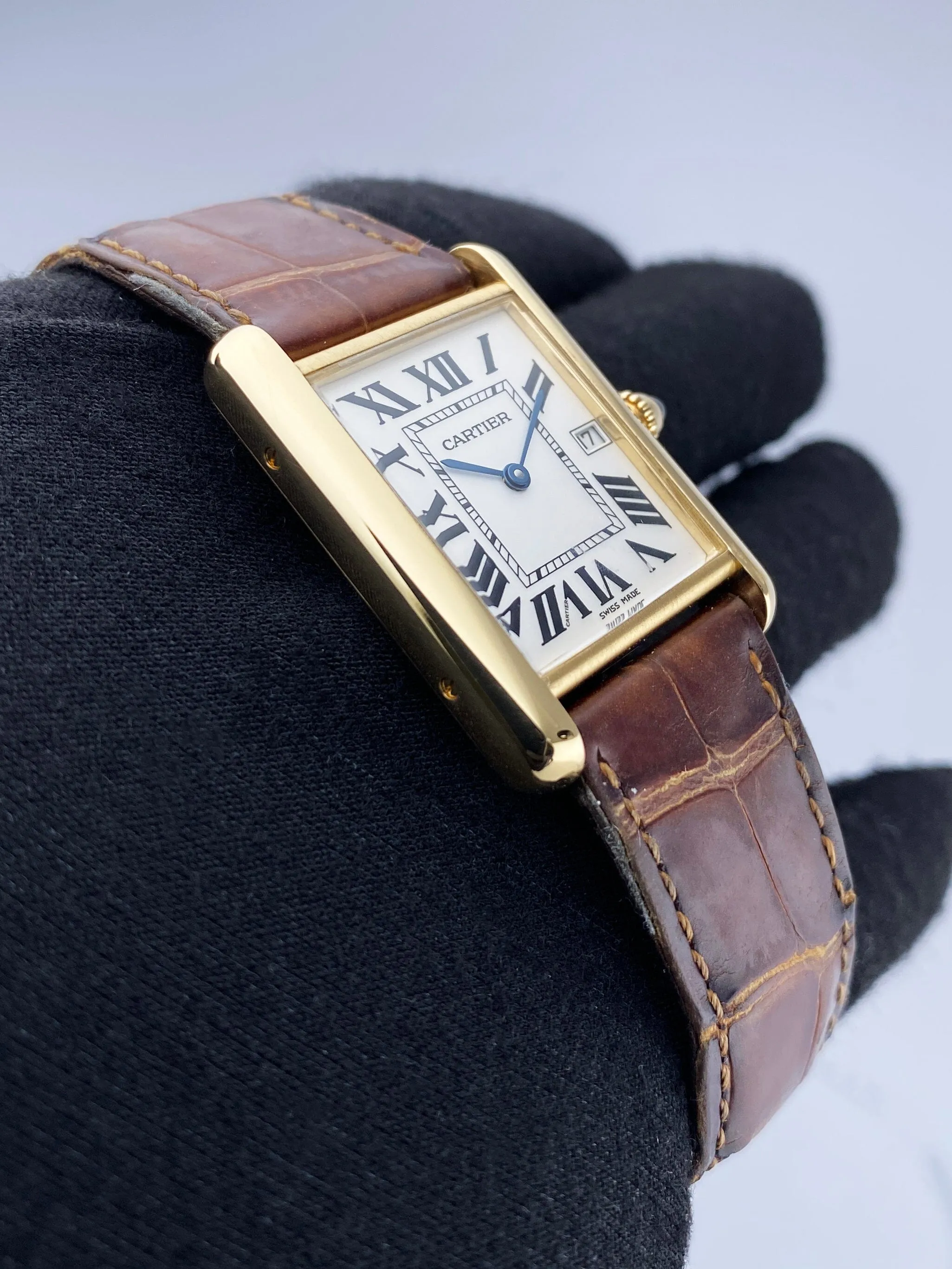 Cartier Tank Louis W1529756 18K Yellow Gold Mens Watch
