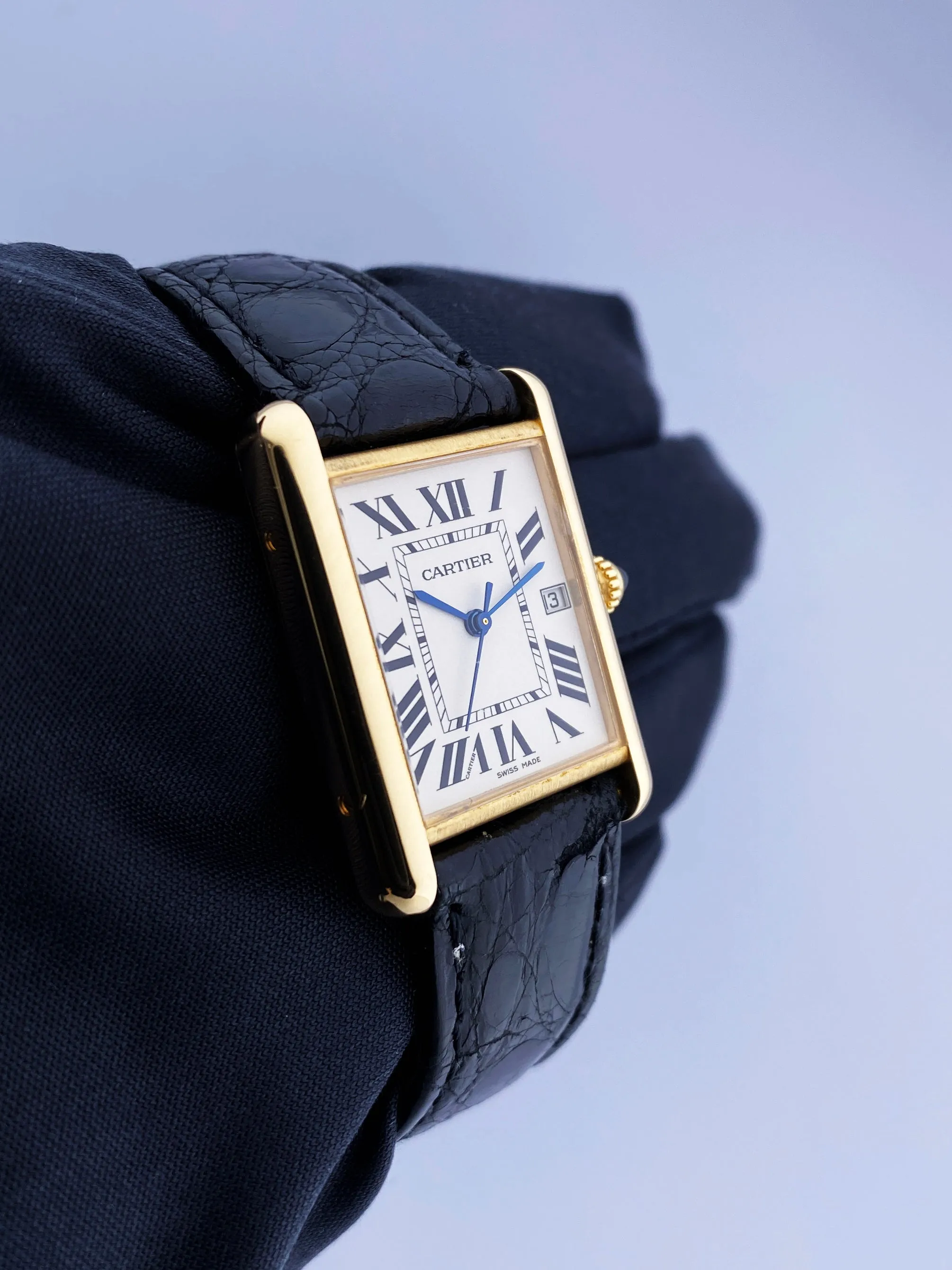 Cartier Tank Louis W1529756 2441 18K Yellow Gold Mens Watch
