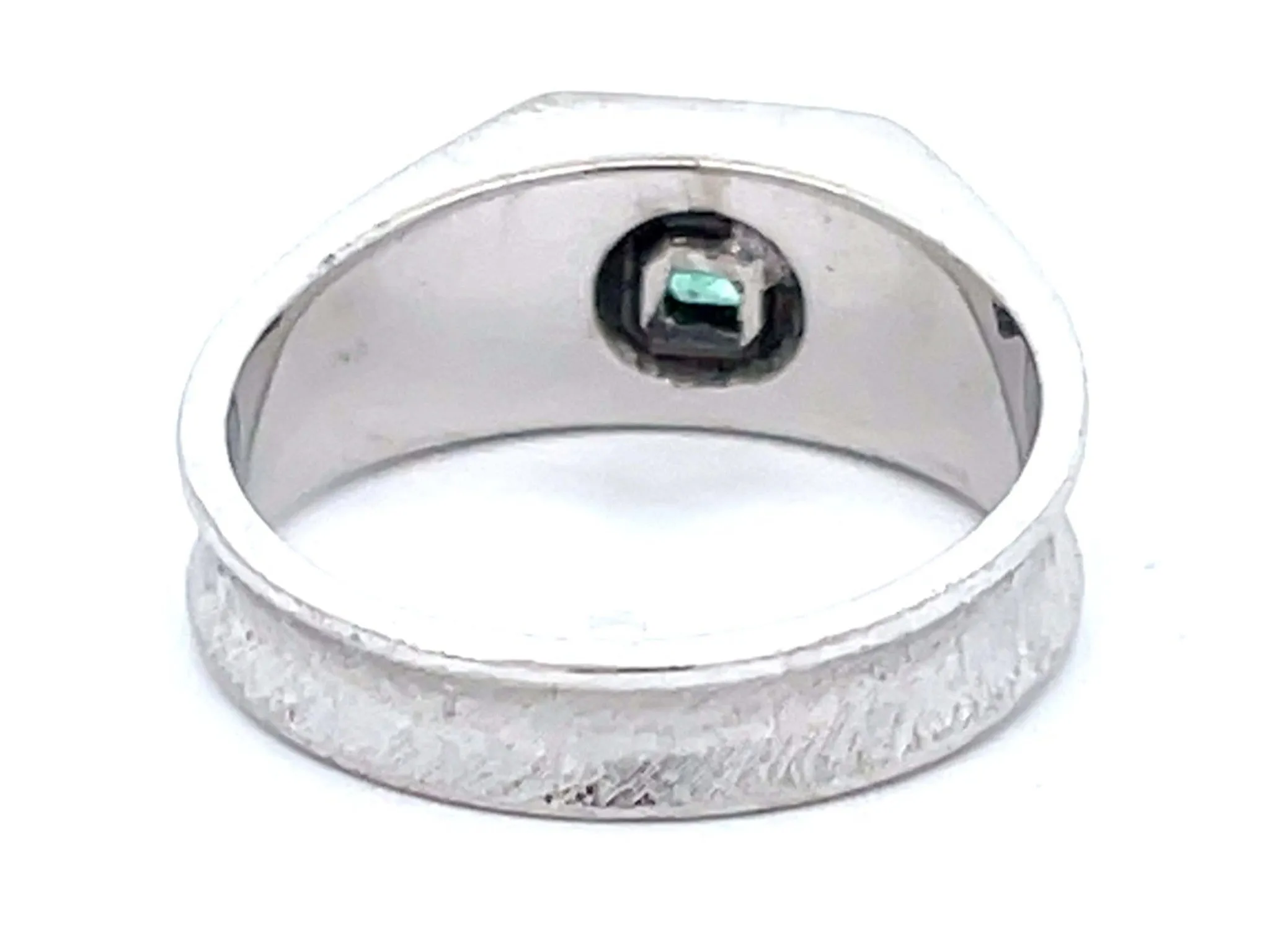 Columbian Green Emerald Ring in 18k White Gold