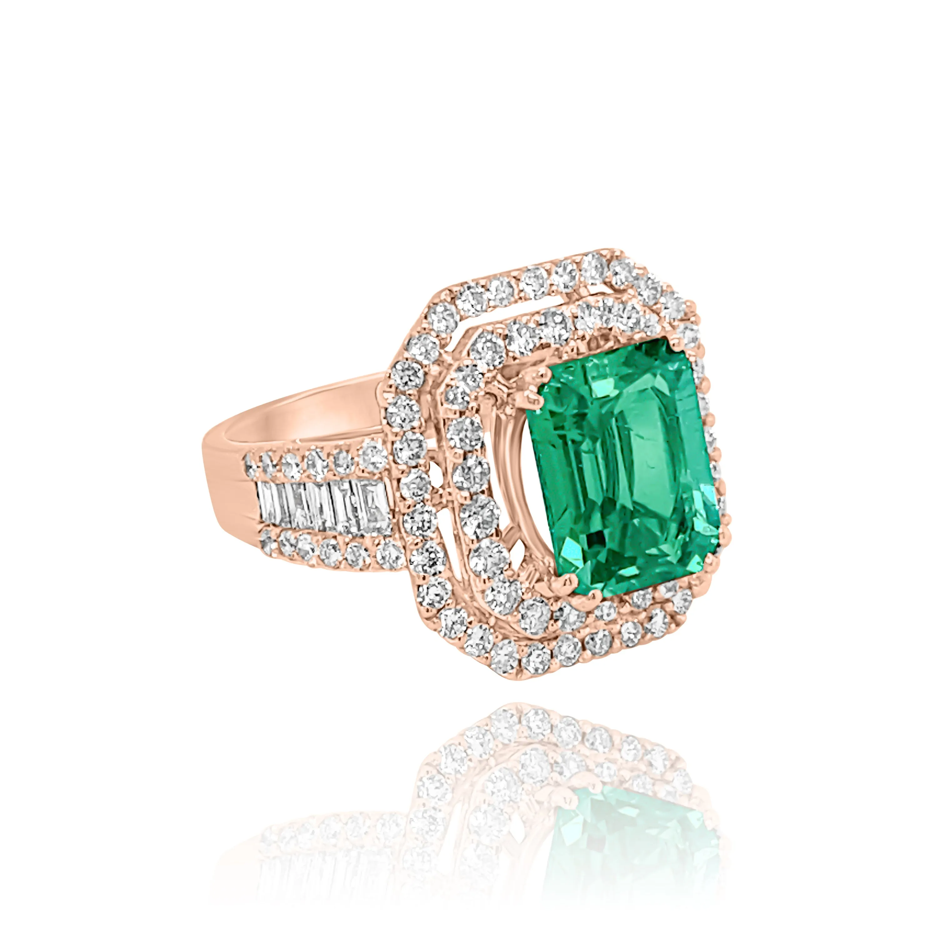 DIAMONDS & EMERALD "ASTRID" RING.