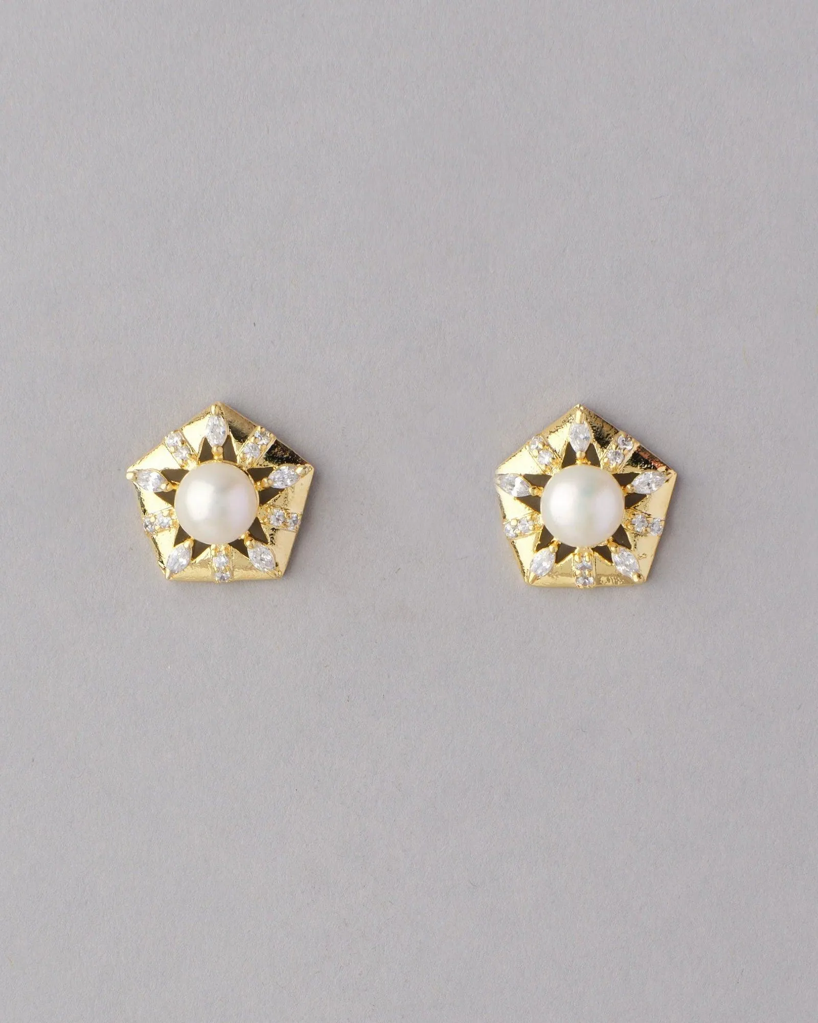 Floral Pearl Stud Earring