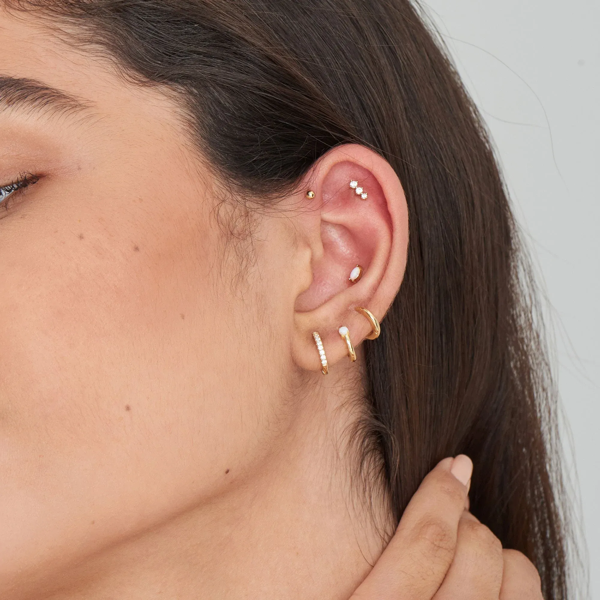 GOLD MINI SPHERE BARBELL SINGLE EARRING
