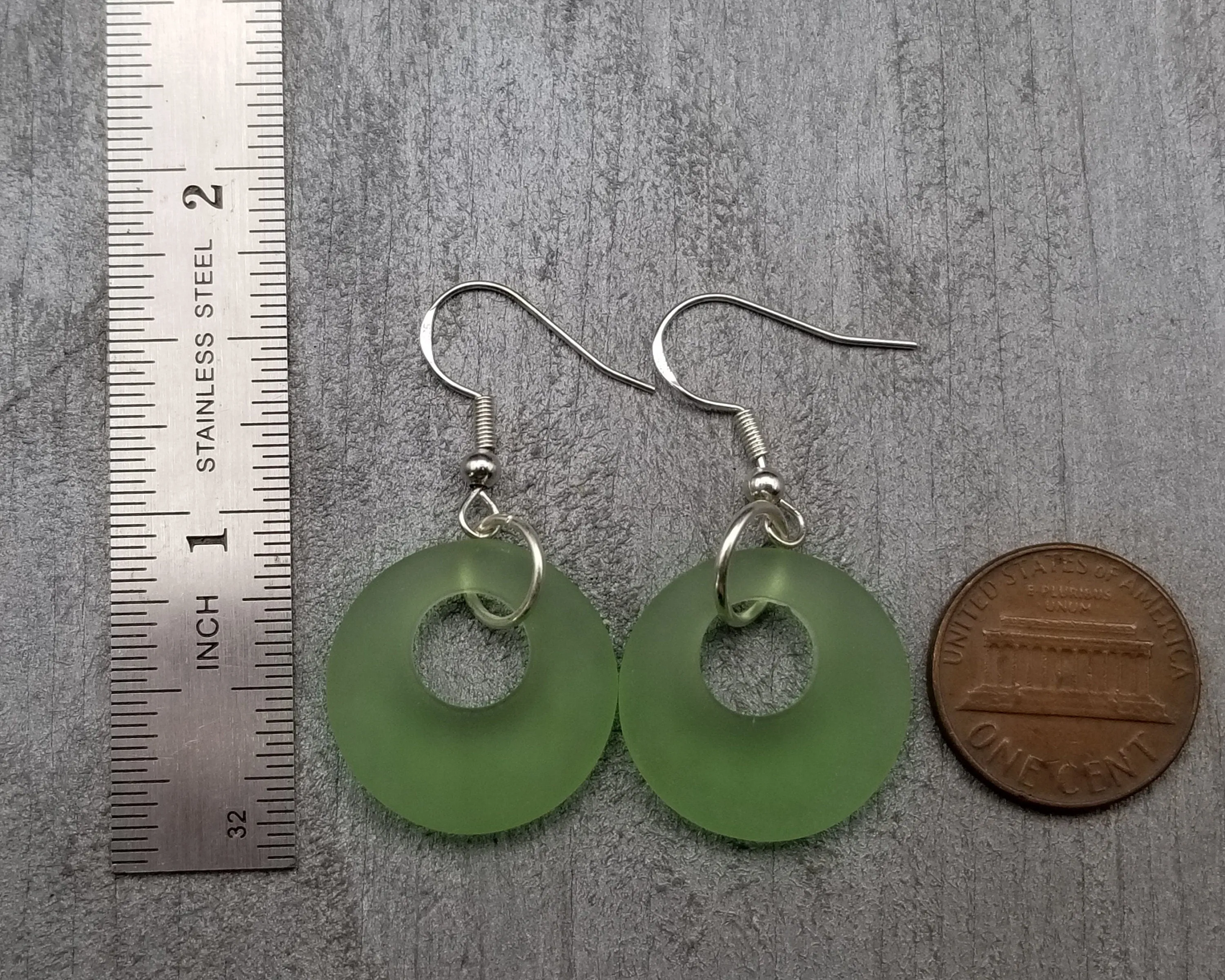 Hawaiian Jewelry Sea Glass Earrings, Circle Minimalist Jewelry Peridot Green Earrings, Beach Sea Glass Birthday Gift (August Birthstone)