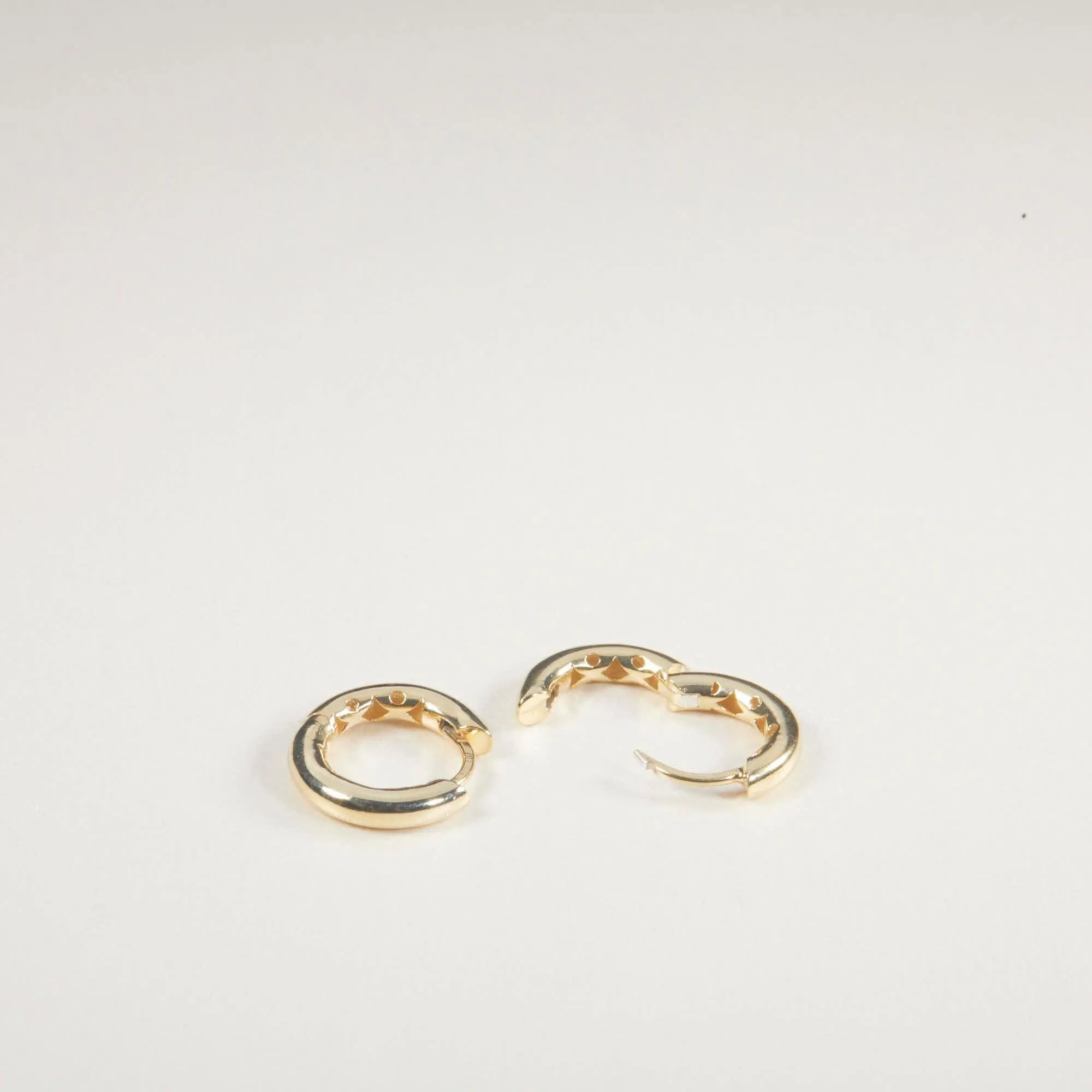 Huggie Hoops Earrings - 18K Gold Vermeil