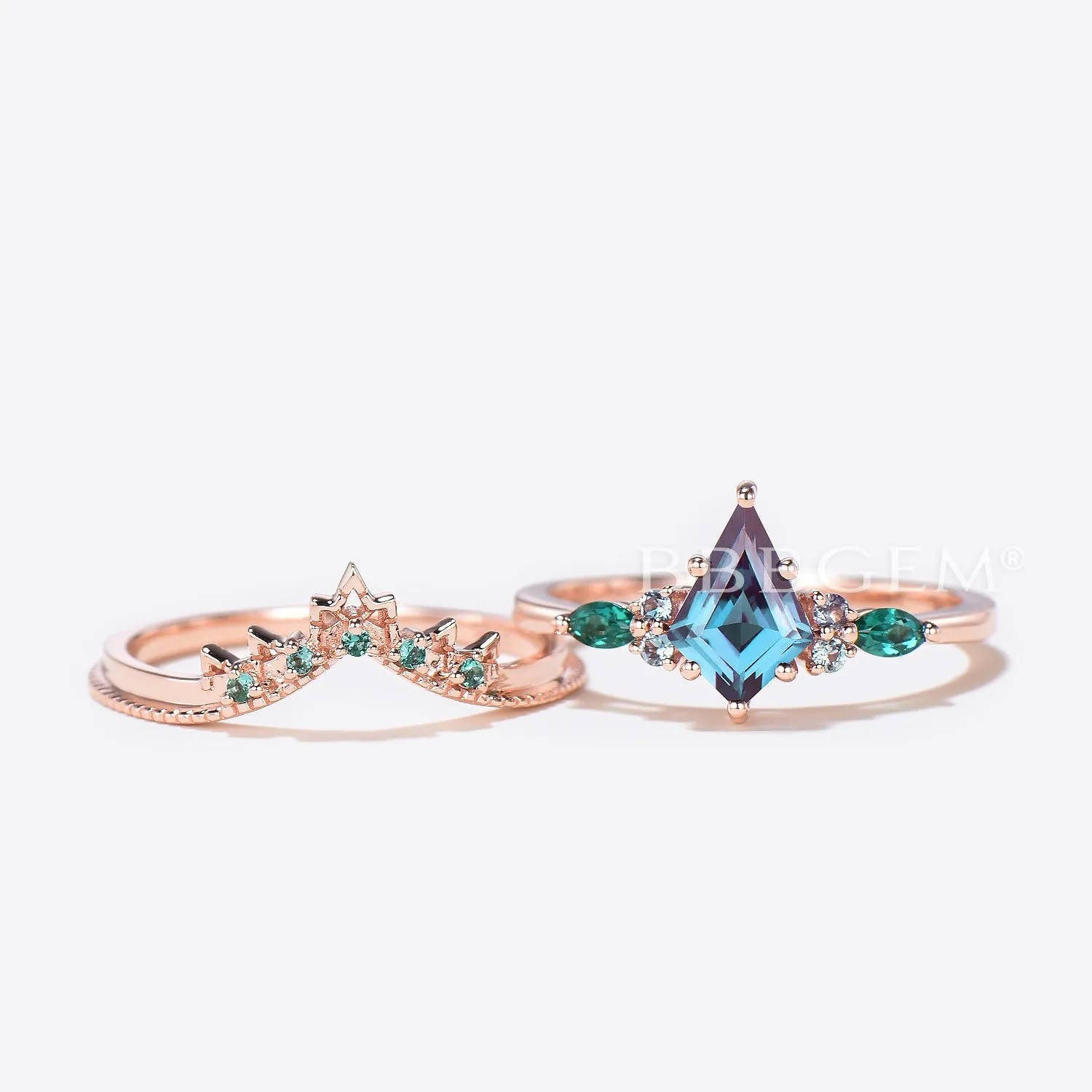 Kite Cut Color-change Alexandrite Cluster Engagement Ring Emerald Crown Bridal Set