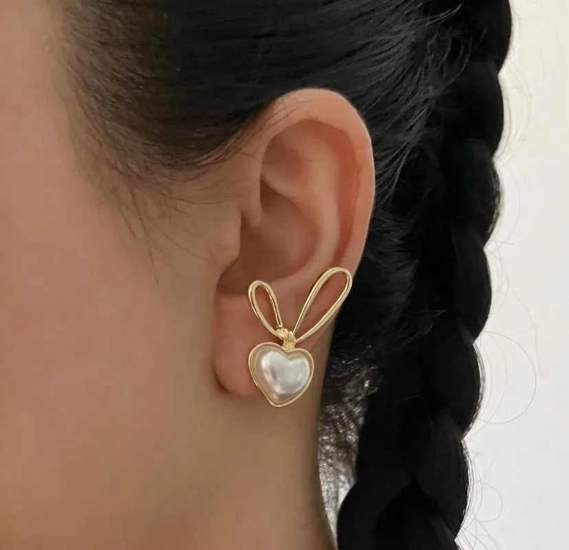 Korean style metal knot with pearl heart stud earrings