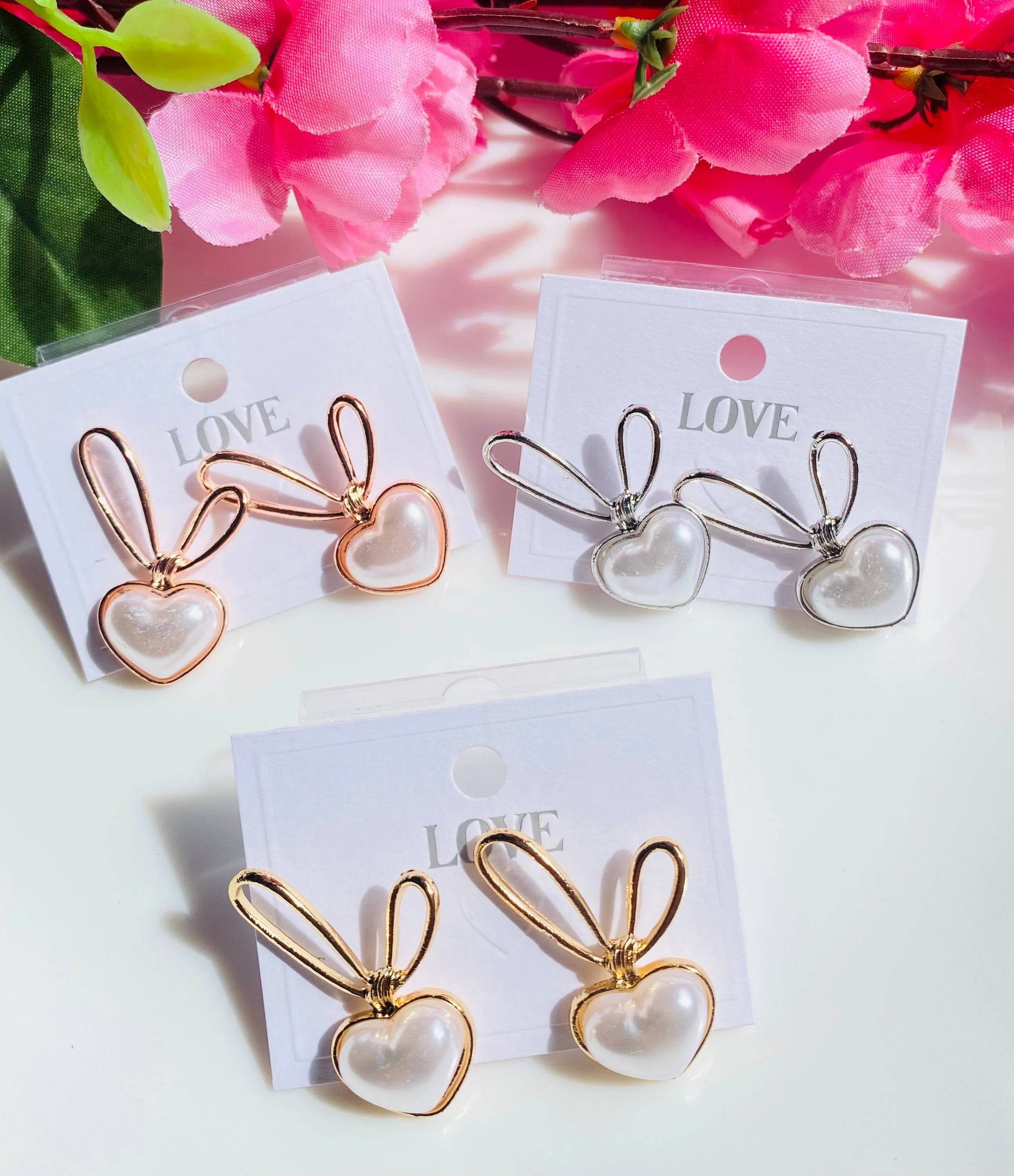 Korean style metal knot with pearl heart stud earrings