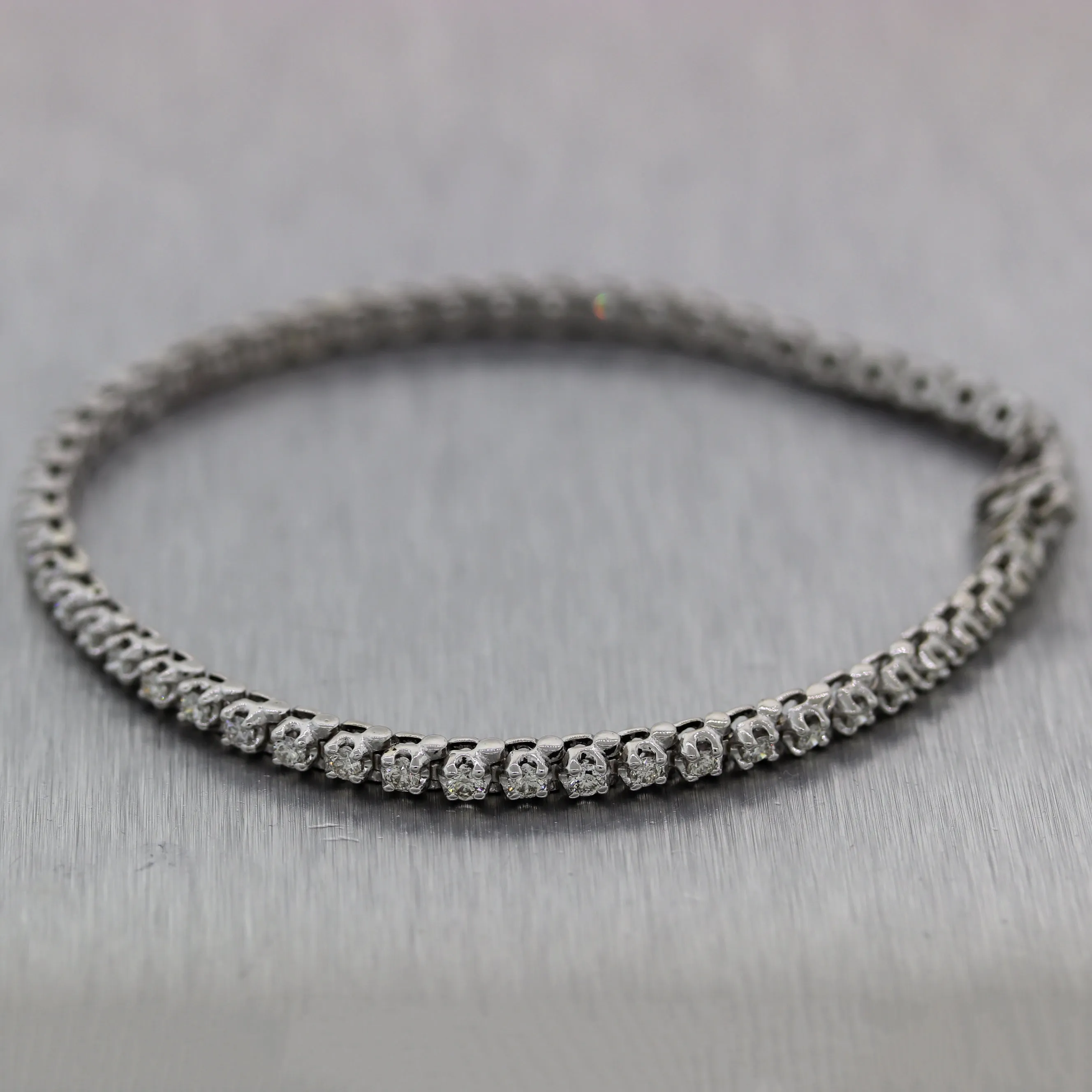 Modern 14k White Gold 2ctw Diamond Tennis Bracelet