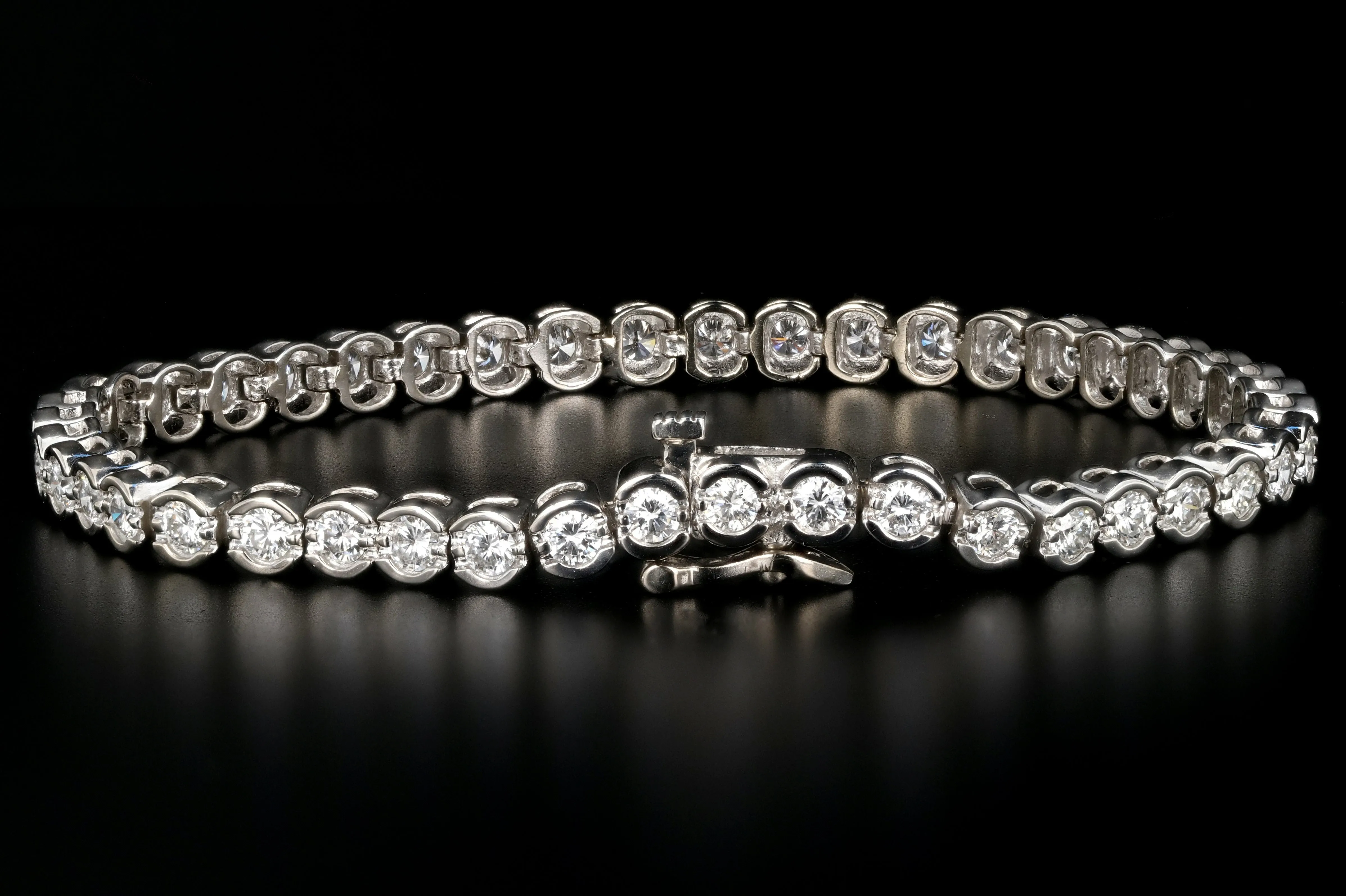 Modern 14K White Gold 4.5 Carat Diamond Tennis Bracelet 7.25"