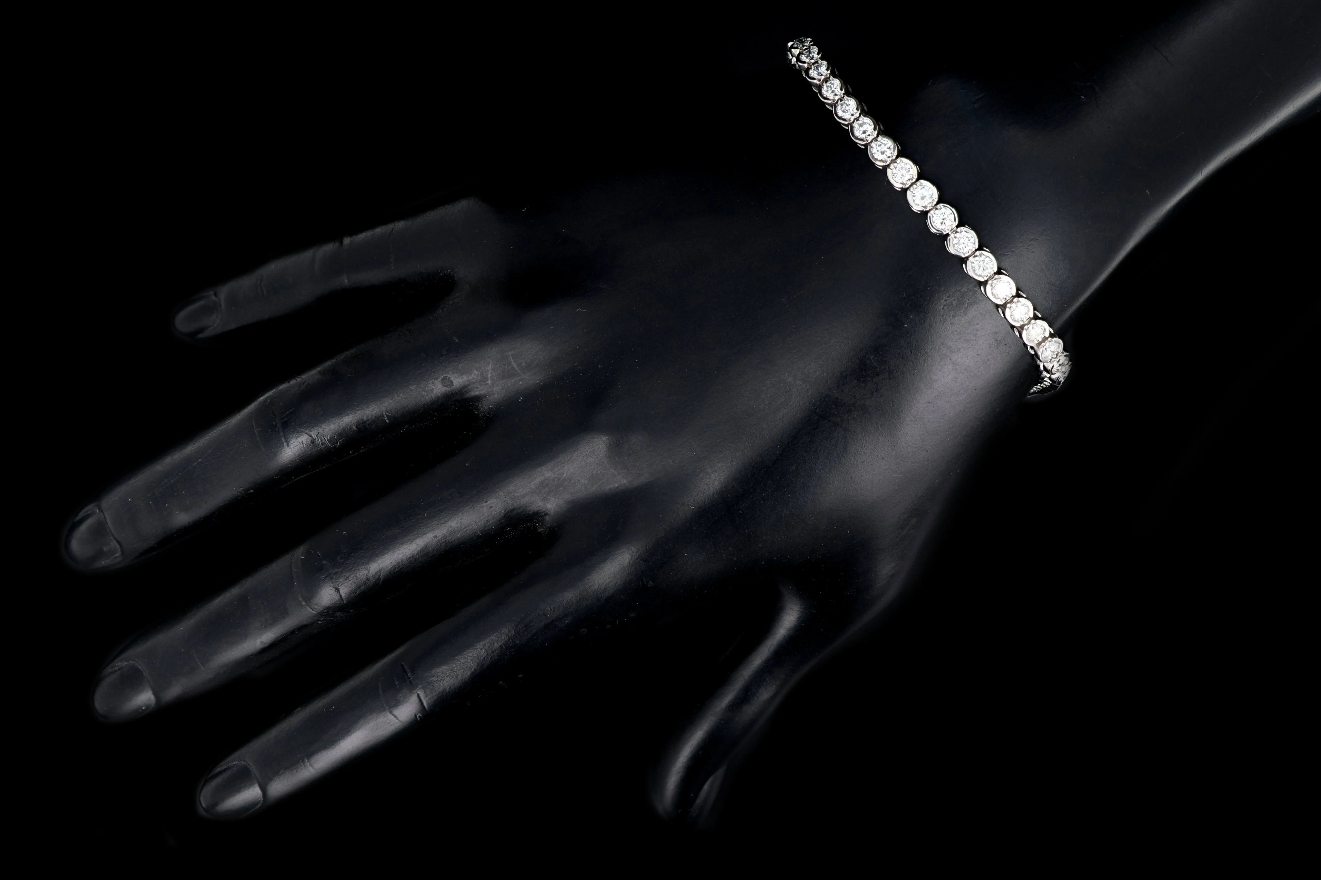 Modern 14K White Gold 4.5 Carat Diamond Tennis Bracelet 7.25"