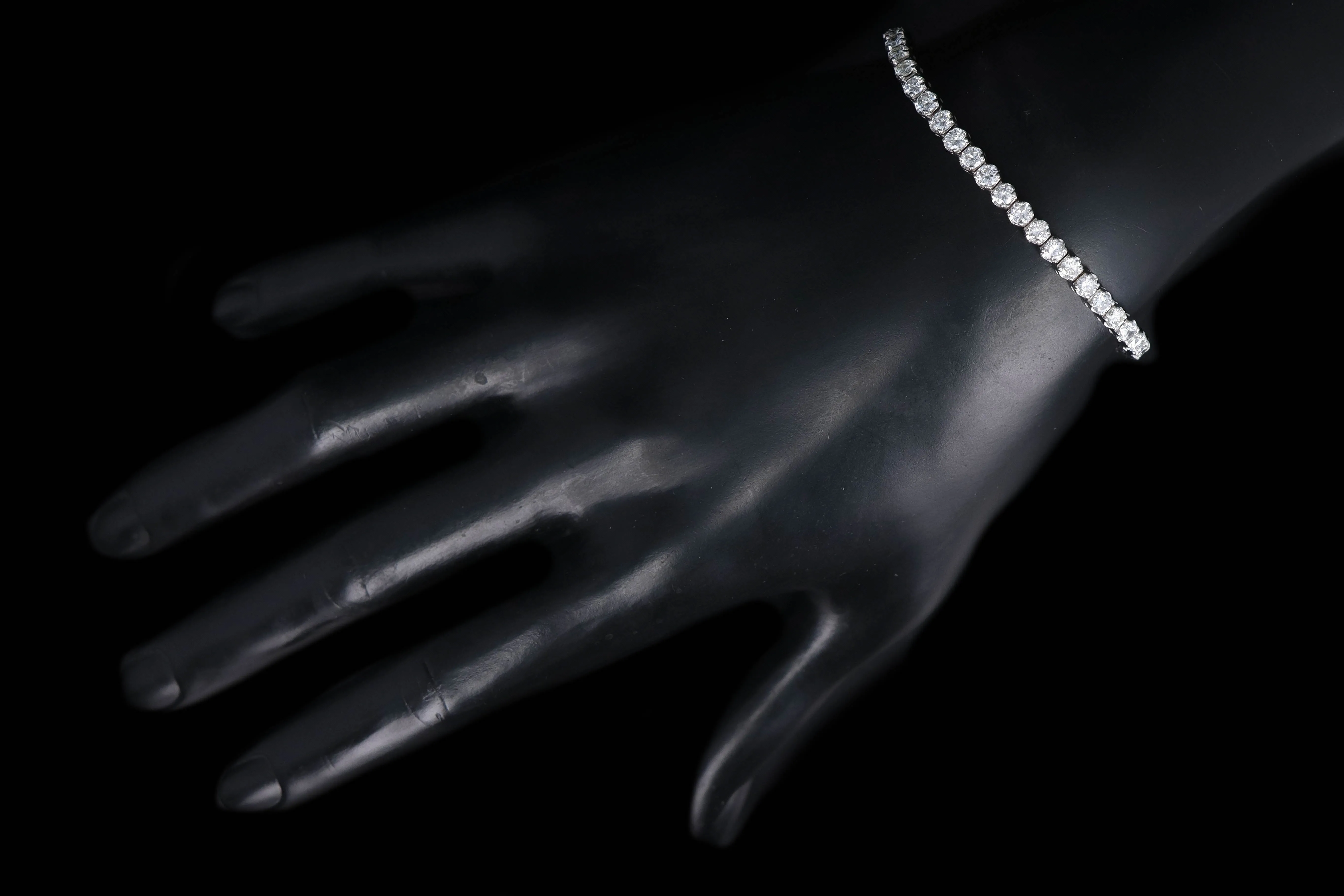 Modern 14K White Gold 5.2 Carat Round Brilliant Cut Diamond Tennis Bracelet