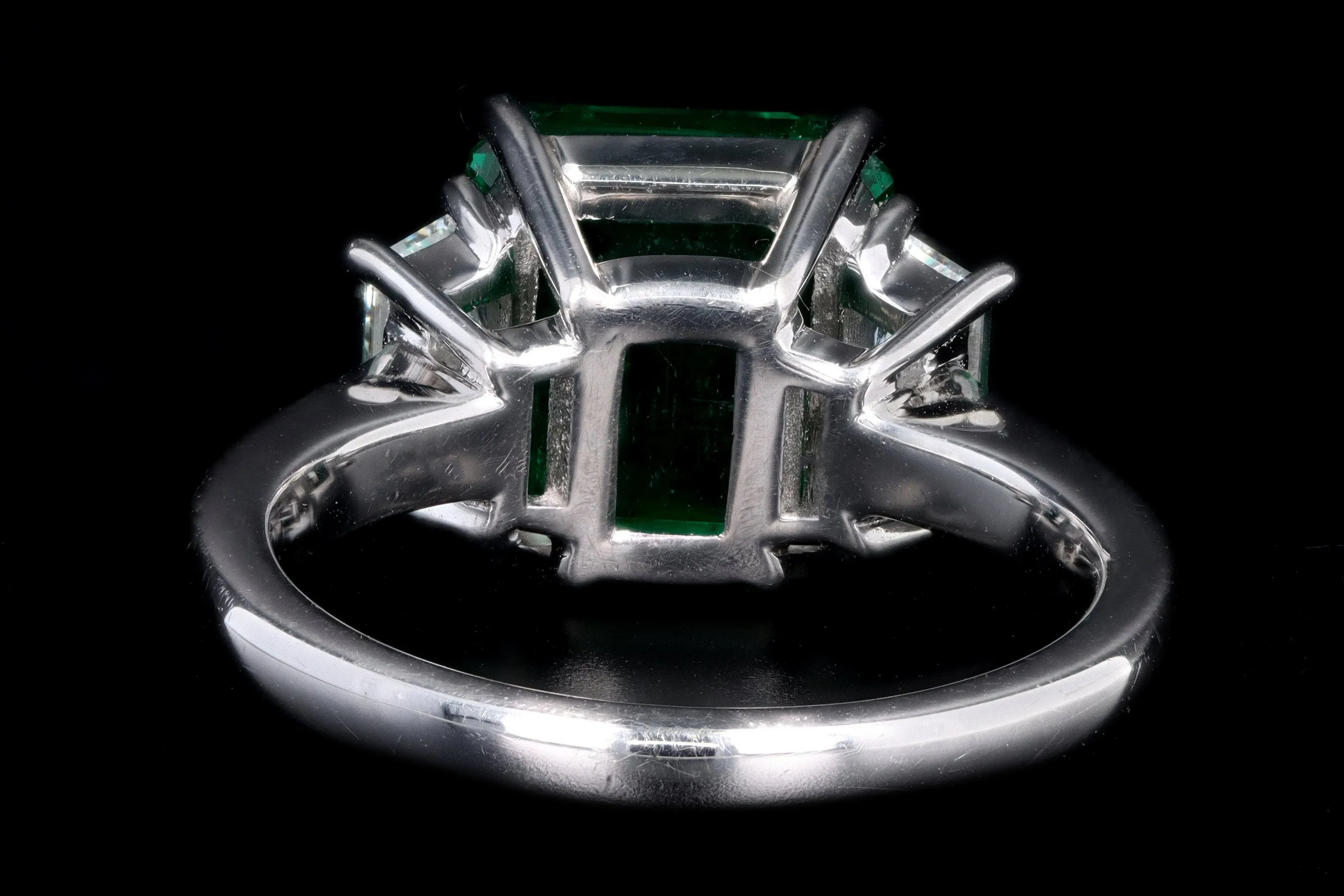 Modern Platinum 4.26 Carat Natural Colombian Emerald & Diamond Ring AGL Certified
