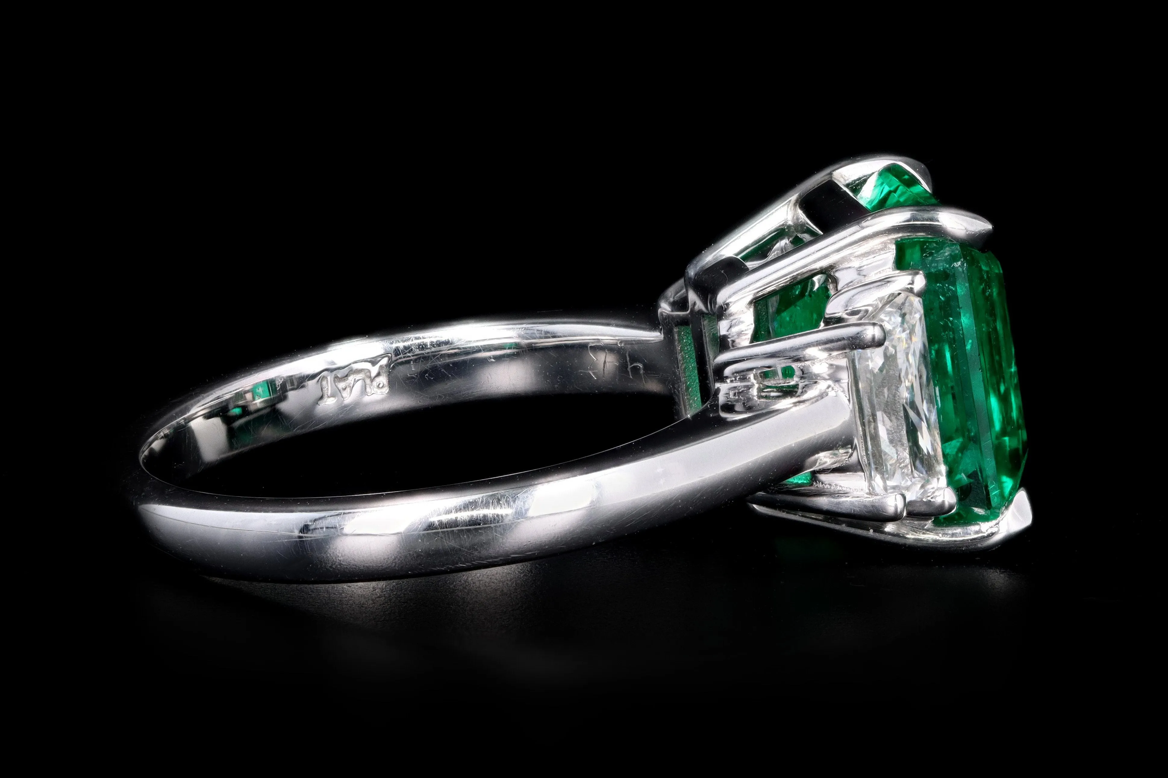 Modern Platinum 4.26 Carat Natural Colombian Emerald & Diamond Ring AGL Certified