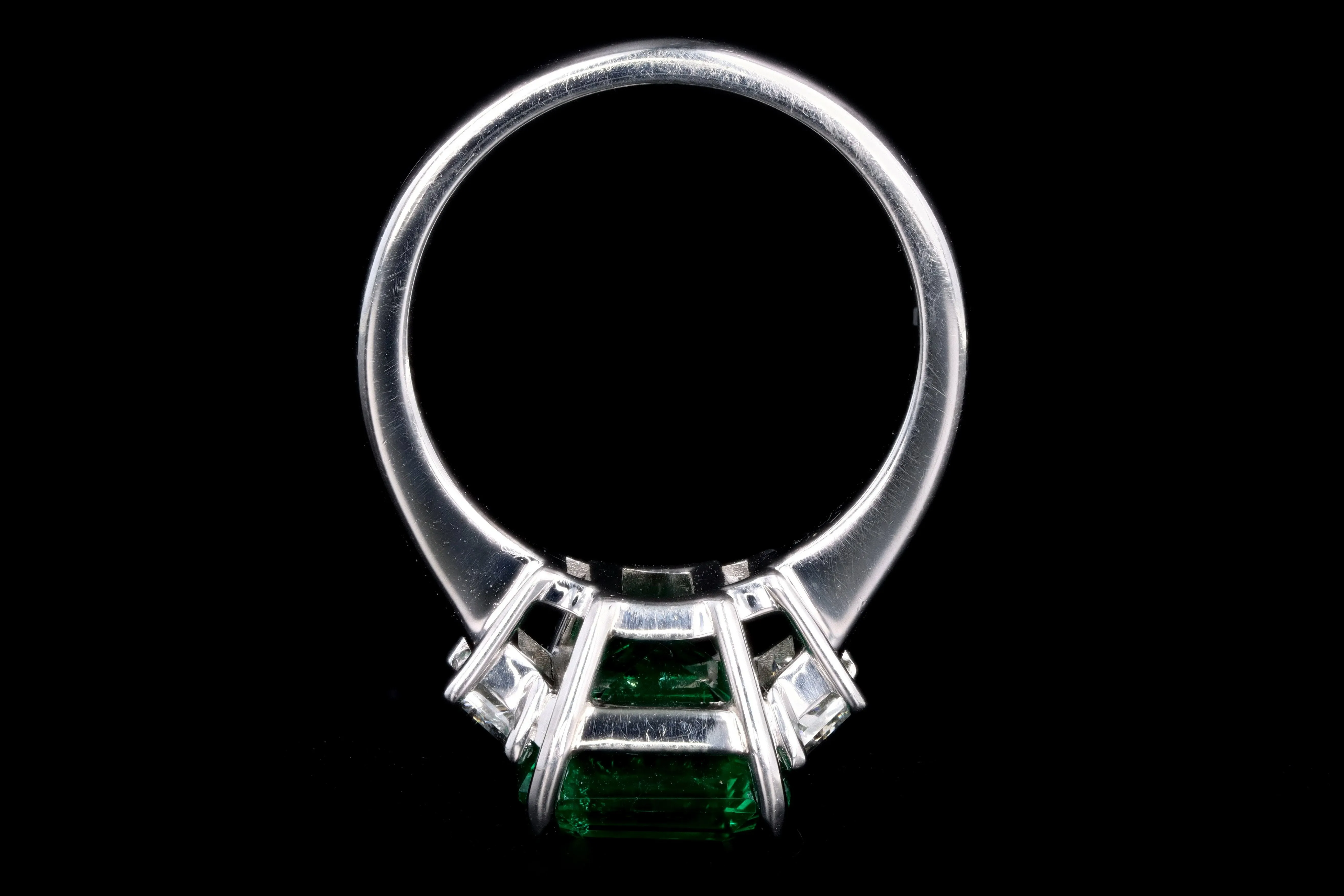 Modern Platinum 4.26 Carat Natural Colombian Emerald & Diamond Ring AGL Certified