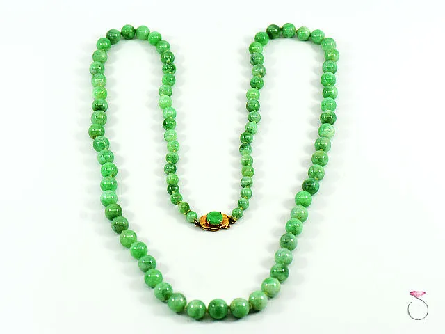 NATURAL GREEN JADE GRADUATED BEAD NECKLACE 25 INCHESCLASP