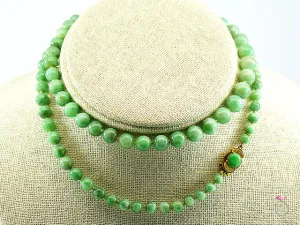 NATURAL GREEN JADE GRADUATED BEAD NECKLACE 25 INCHESCLASP