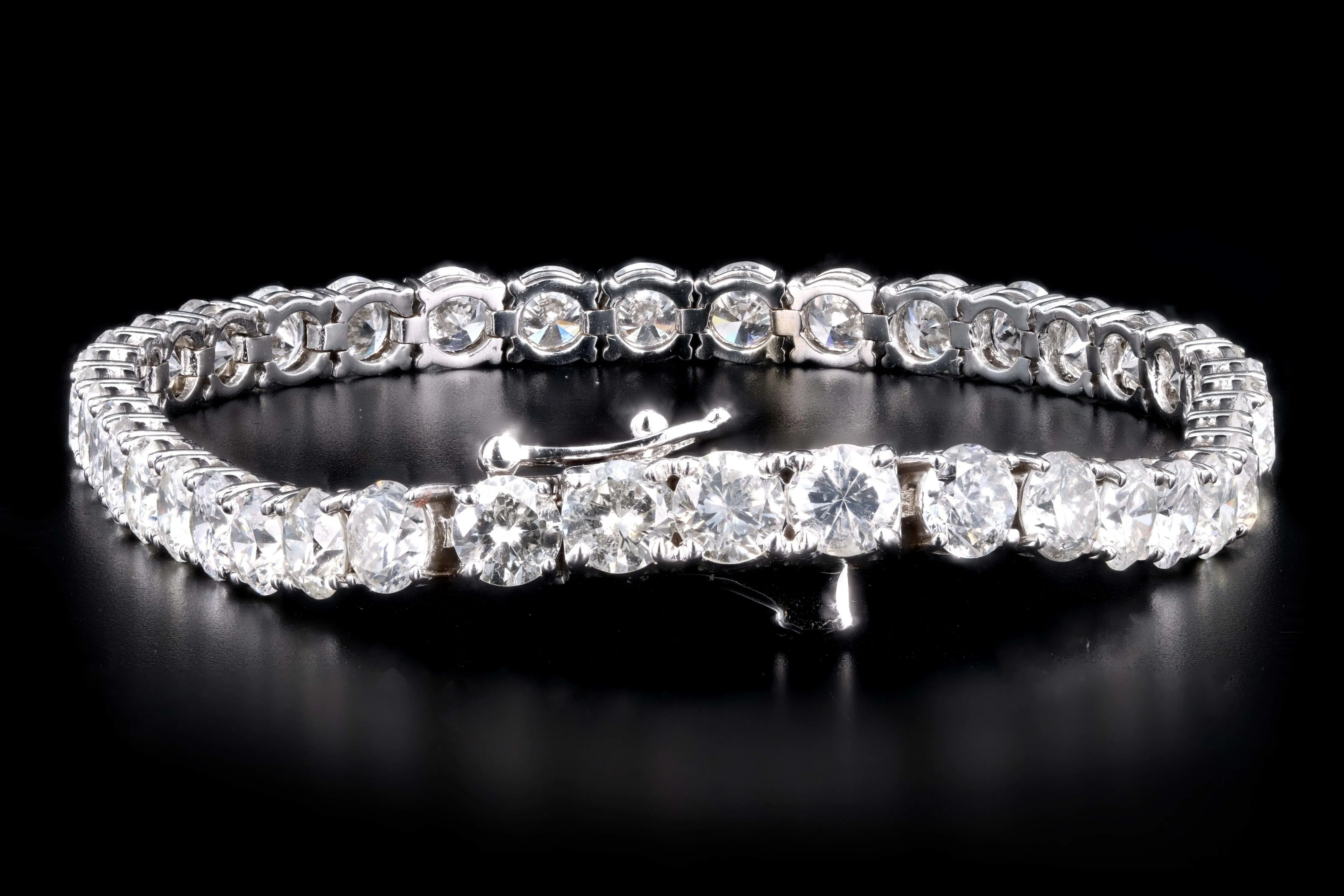 New 14K White Gold 13.52 Carat Round Brilliant Cut Diamond Tennis Bracelet