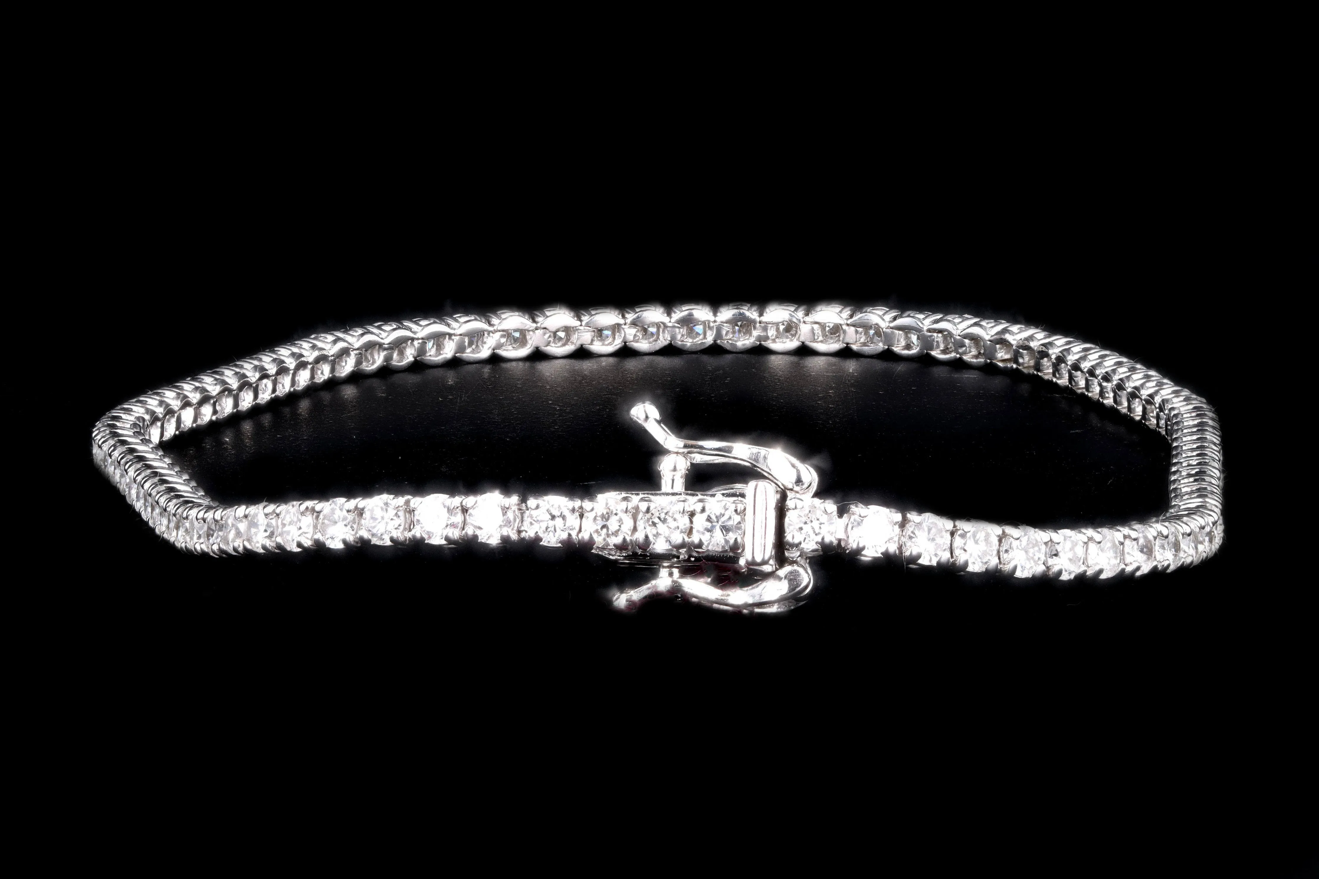 New 14K White Gold 2.37 Carat Round Brilliant Cut Diamond Tennis Bracelet