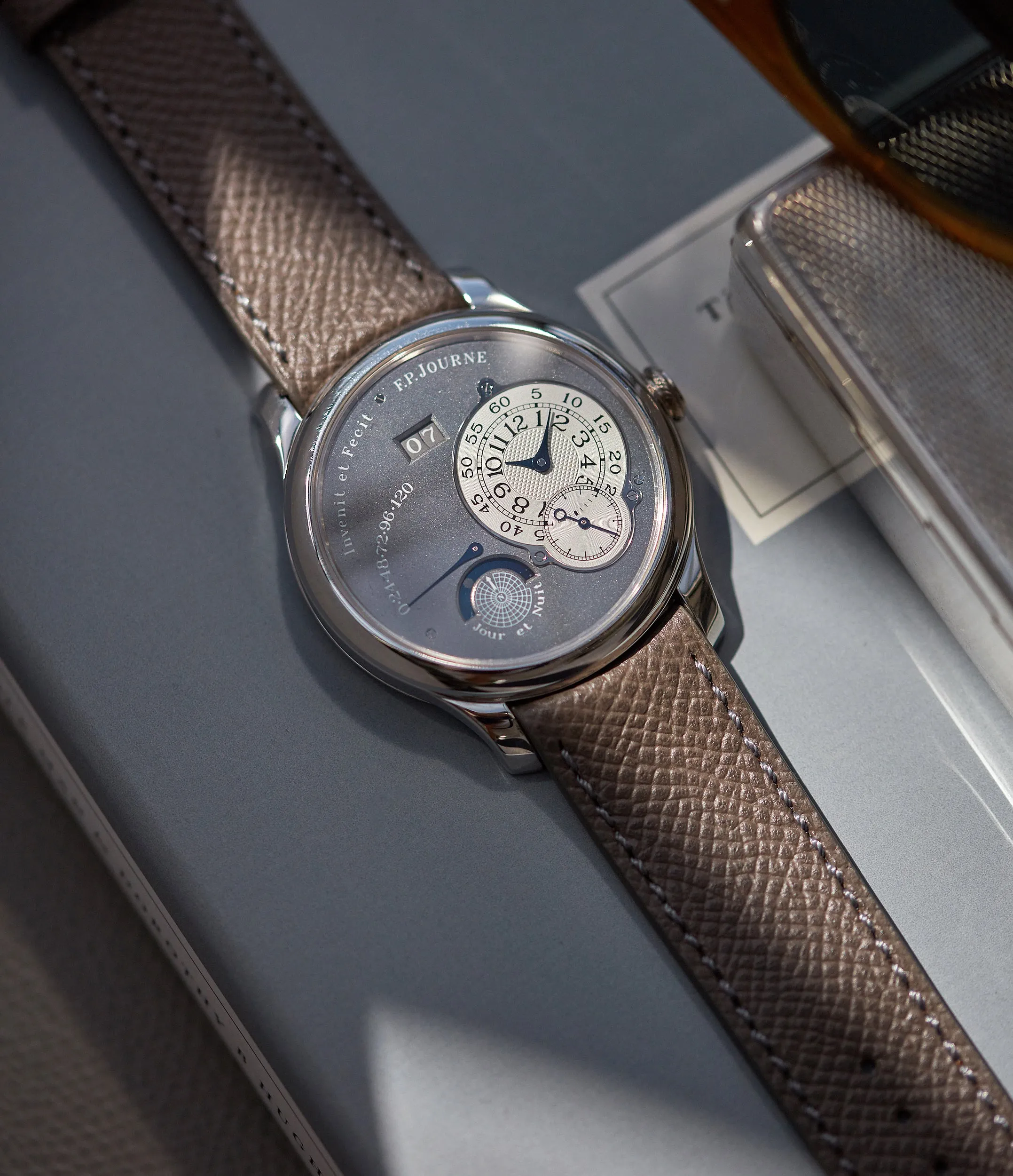 Octa Jour et Nuit | Ruthenium Dial | 40mm | Platinum