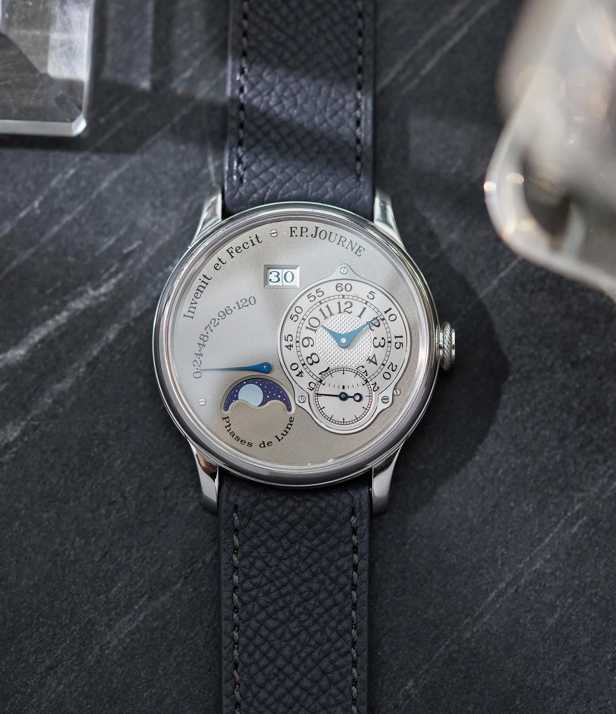 Octa Lune | 38mm | Platinum