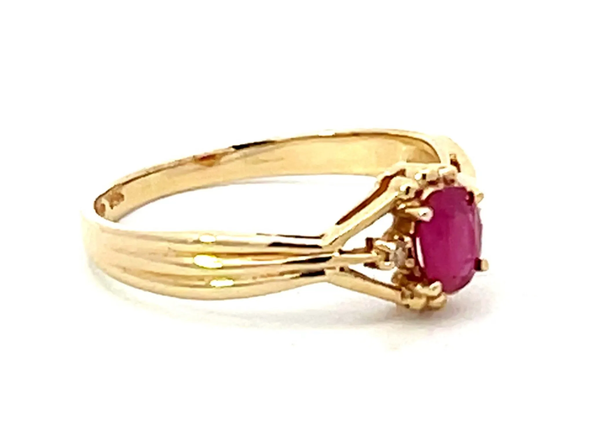 Oval Red Ruby Diamond Ring in 14k Yellow Gold