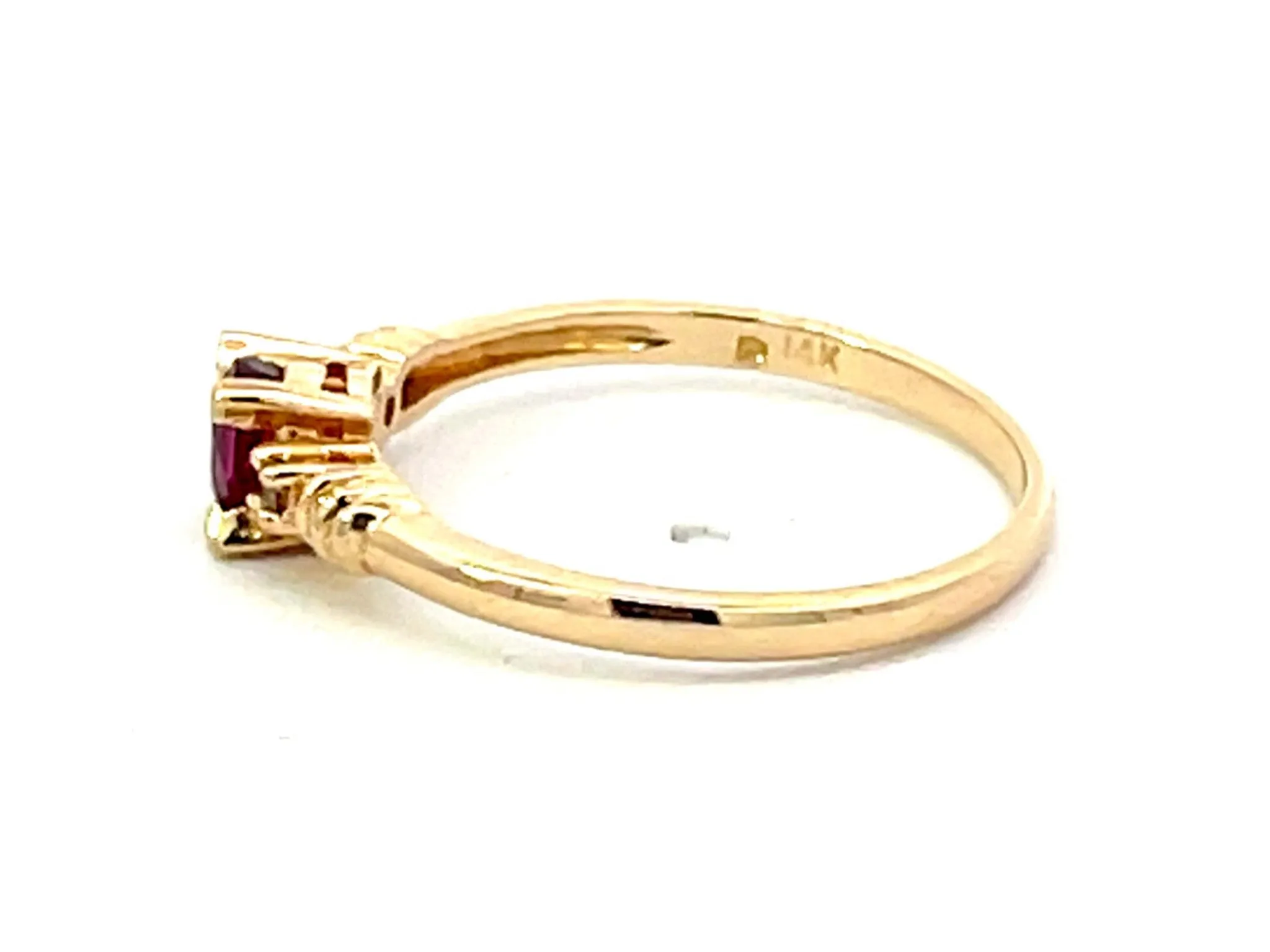 Oval Ruby Diamond Ring in 14k Yellow Gold