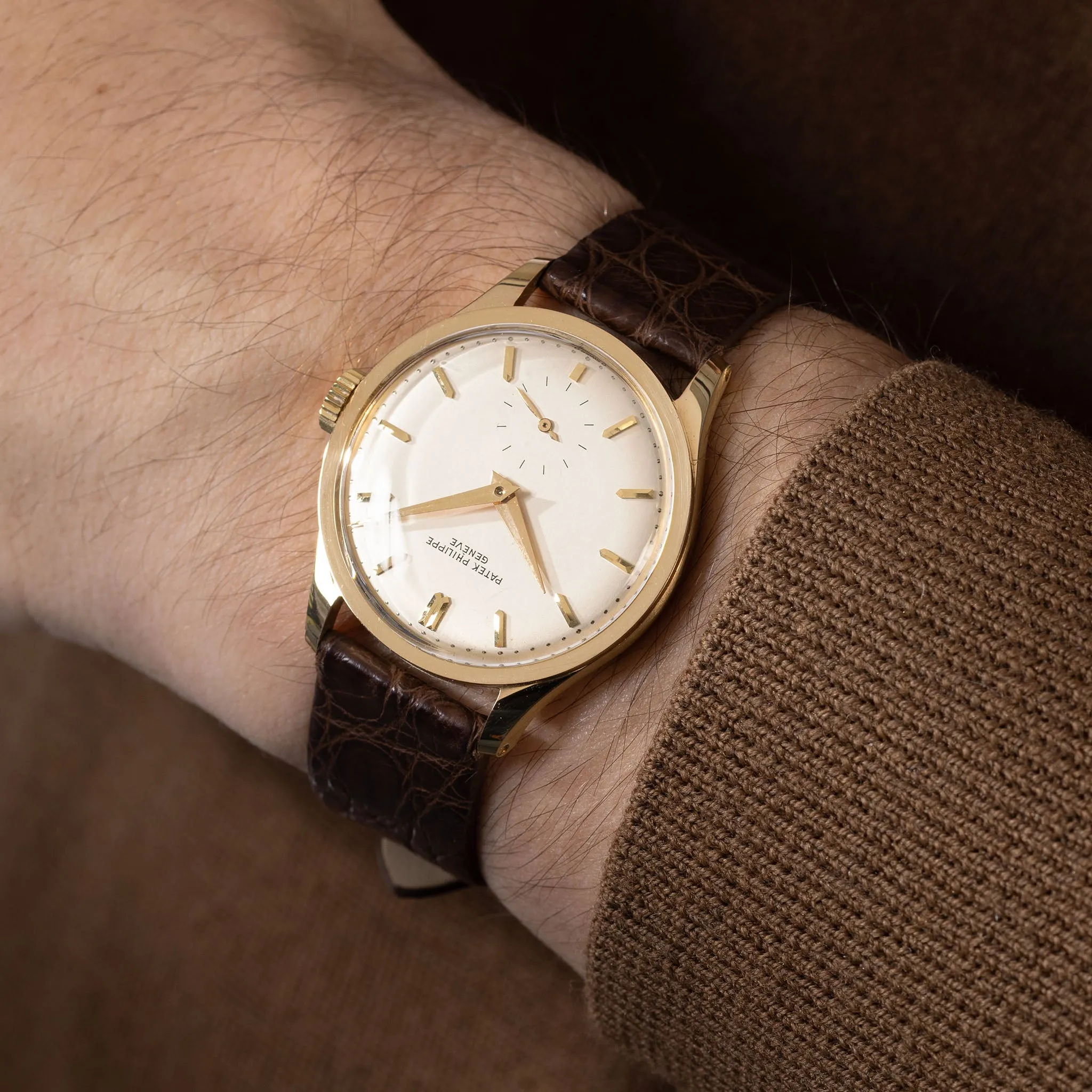Patek Philippe Calatrava in 18k Yellow Gold Ref. 570J Silver Dial with Extract of the Archives
