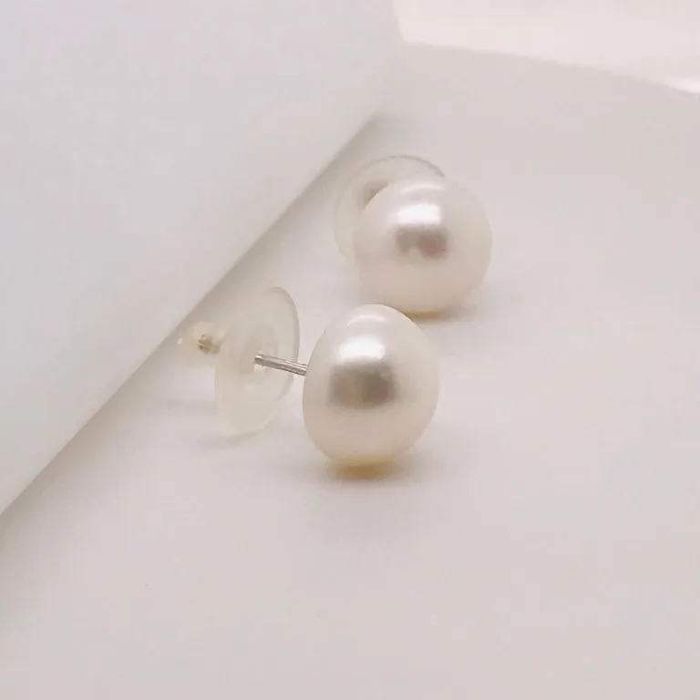Pearl Button Stud Earring
