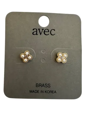 Pearl Clover Stud Earrings