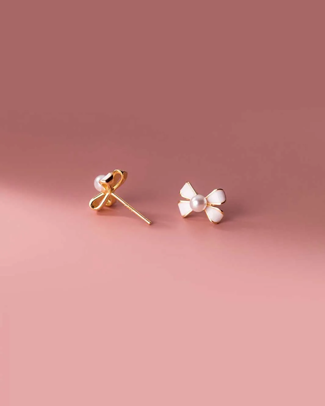 Pearl Ribbon Stud Earrings