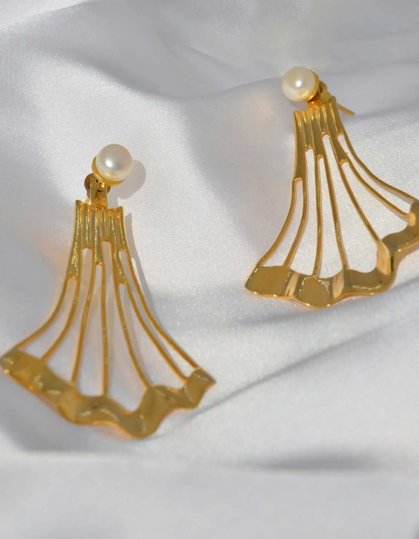 Pearl Shoulder Duster