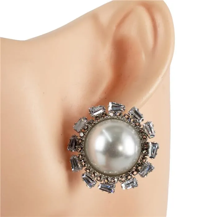 Pearl Stud Earring