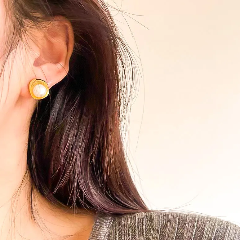 Pearl Stud Earrings Gold