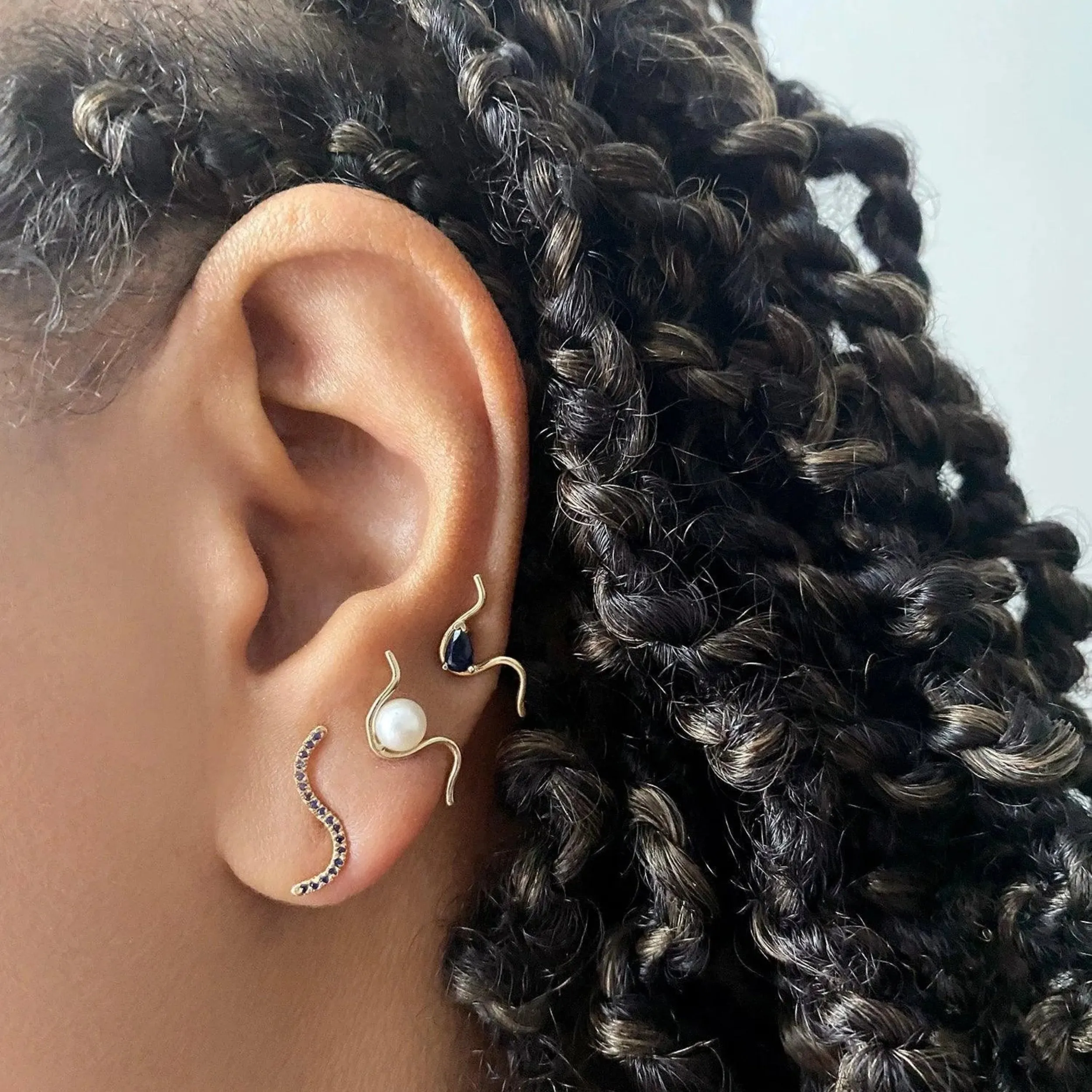 Pearl Wave Stud Earring