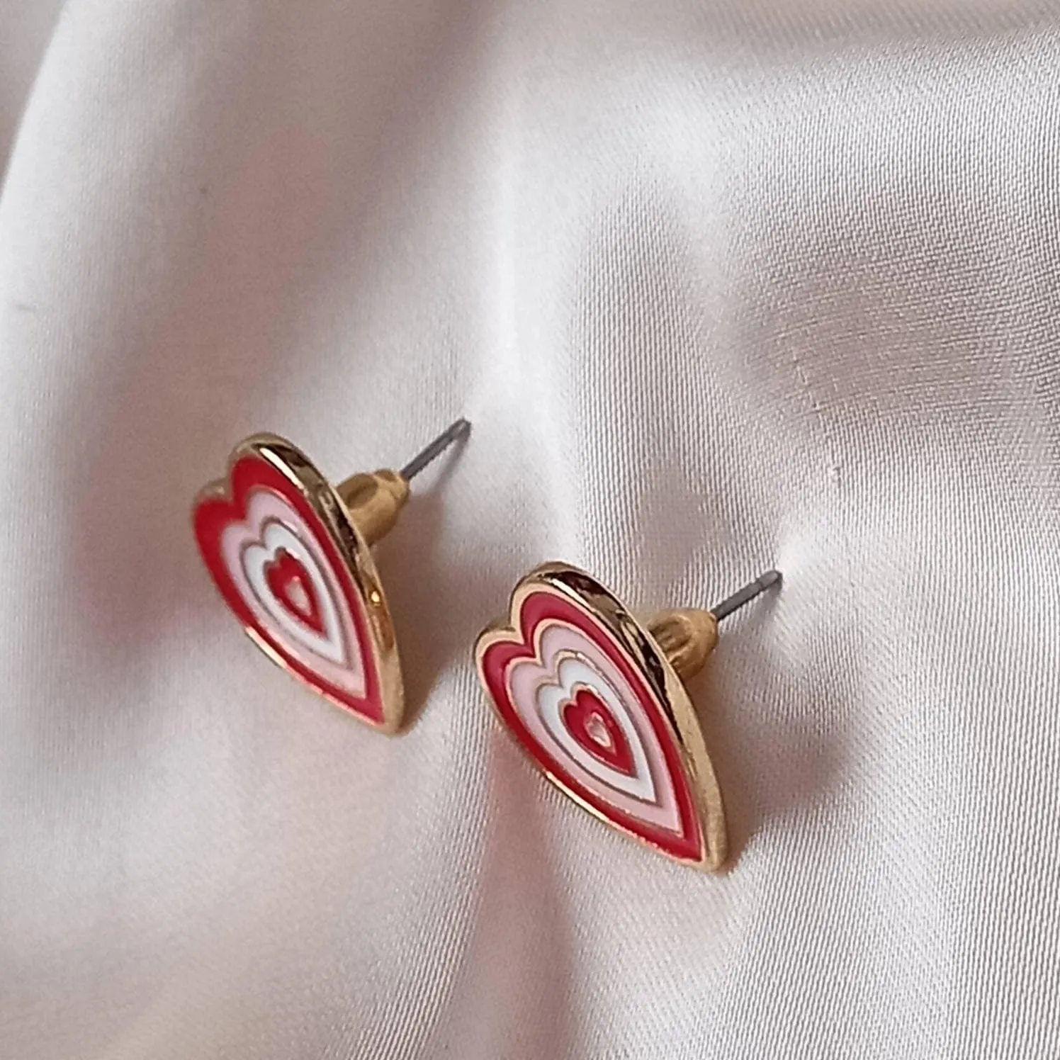 Pink & Gold Retro Heart Stud Earrings -  Pink 70's Style Earrings,Vintage Style,Pink Jewellery,Gold Earrings,Gold Heart Stud Earrings