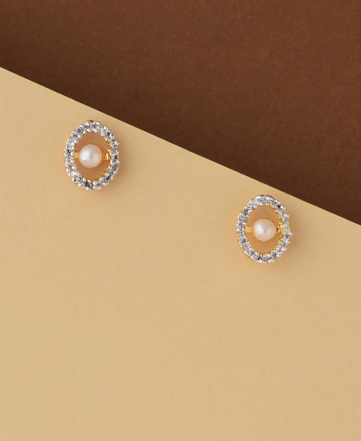 Pretty Pearl Stud Earring
