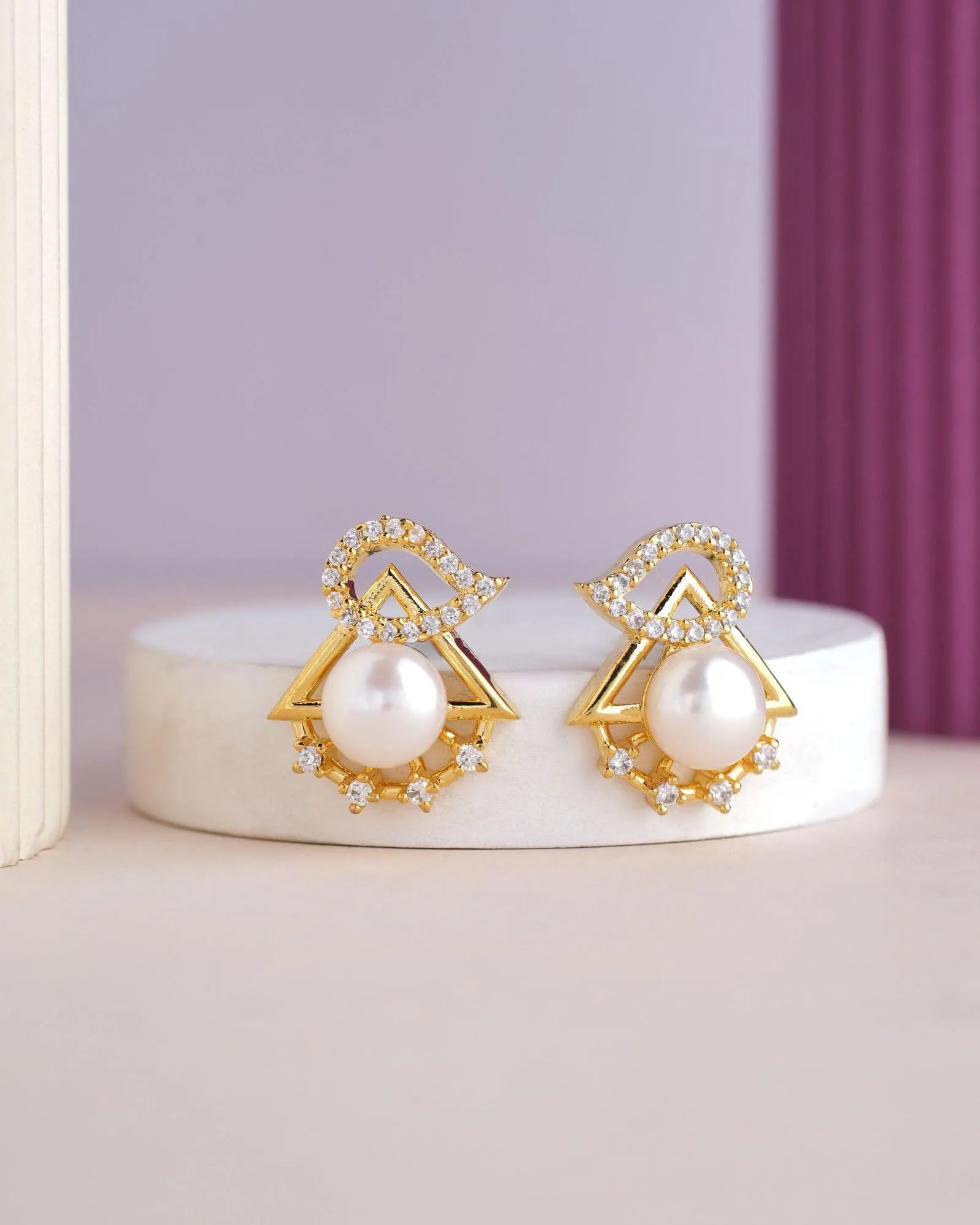 Pretty Stud Pearl Earring