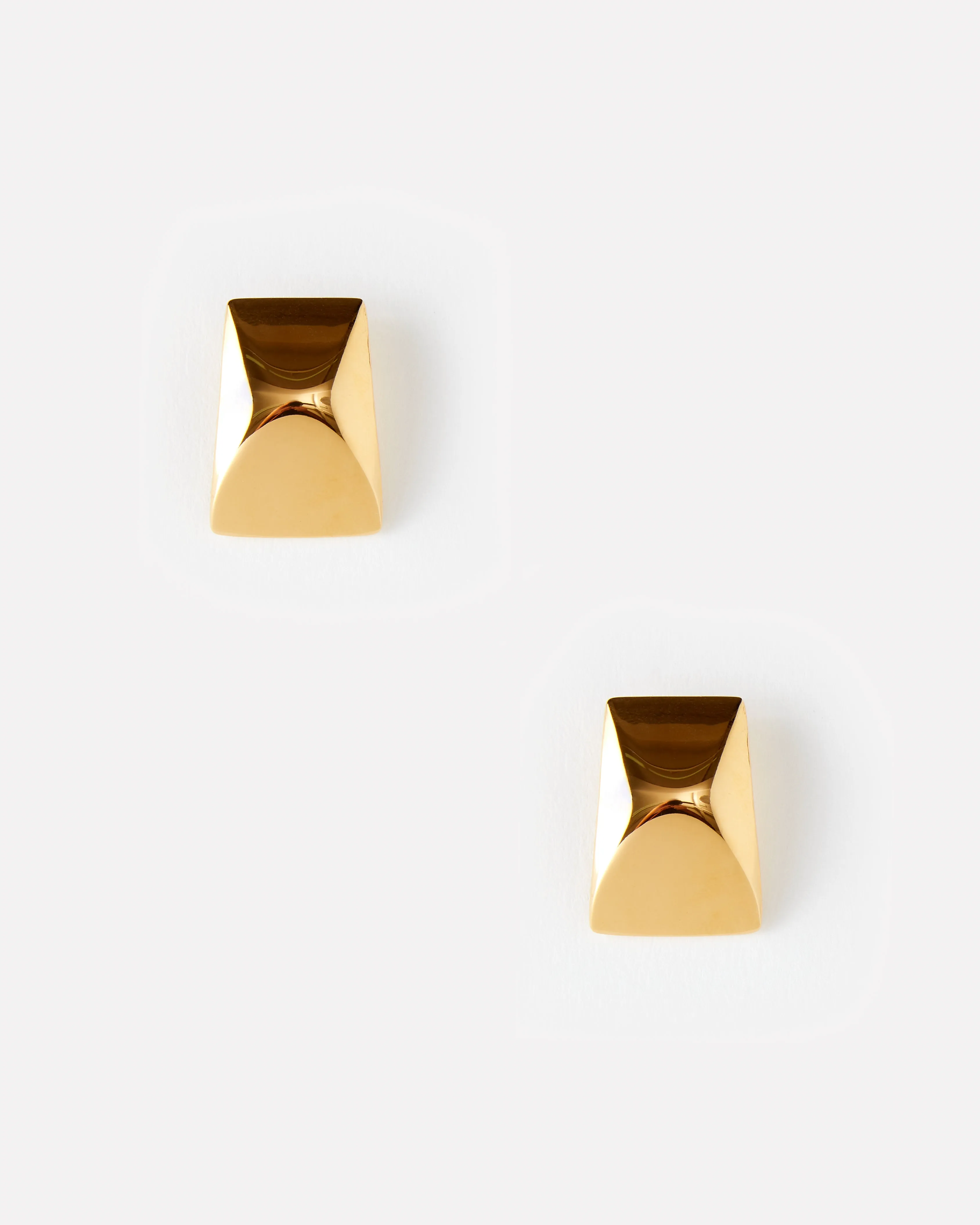 PYRAMID STUD